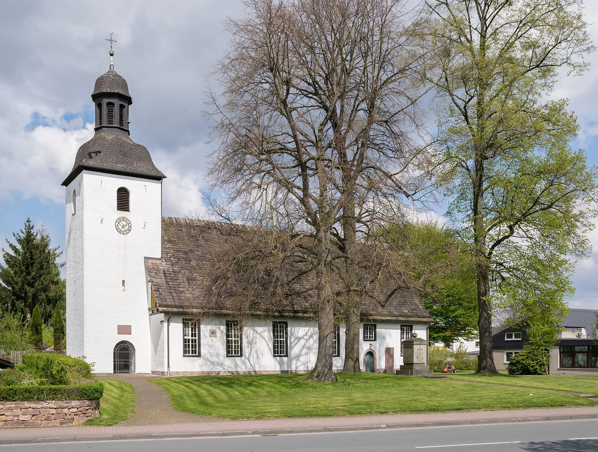Photo showing: Lutherische Kirche St. Markus in Lauenförde