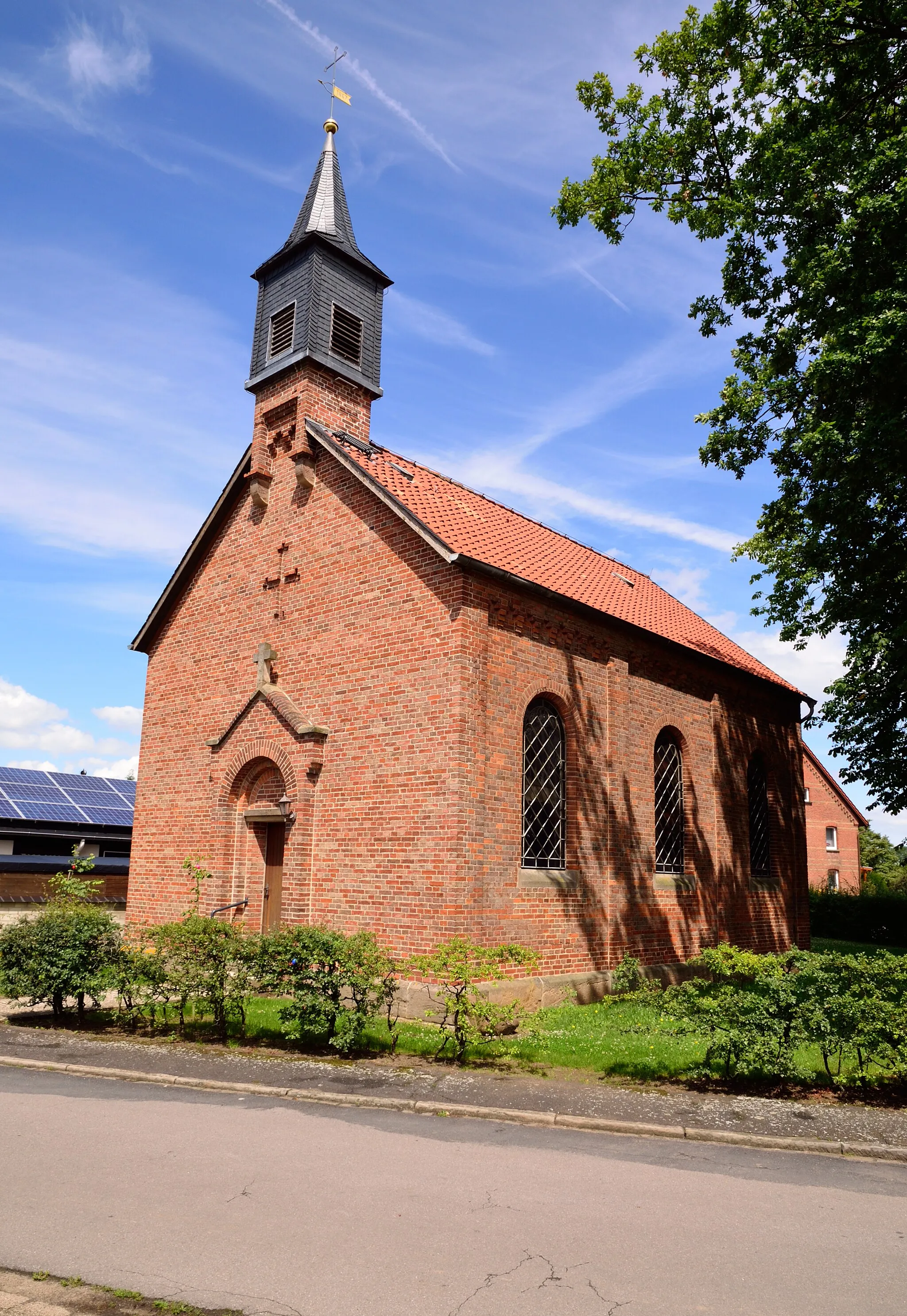 Photo showing: Die Kirche in Harvesse, erbaut 1867/68