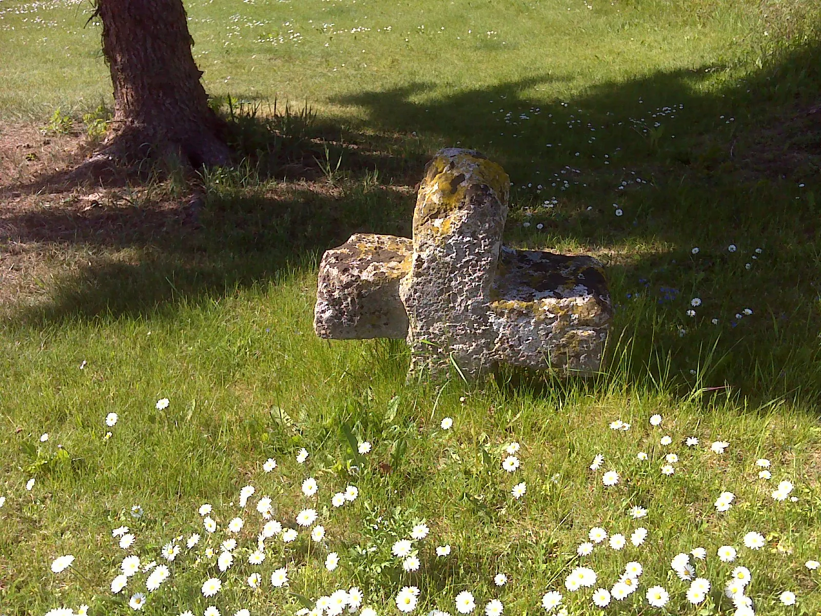 Photo showing: Steinkreuz Lipprechterode (I), Krajaer Straße (L 2055) in einer kleinen Grünanlage am Kriegerdenkmal
http://www.suehnekreuz.de/thueringen/lipprechterode.htm