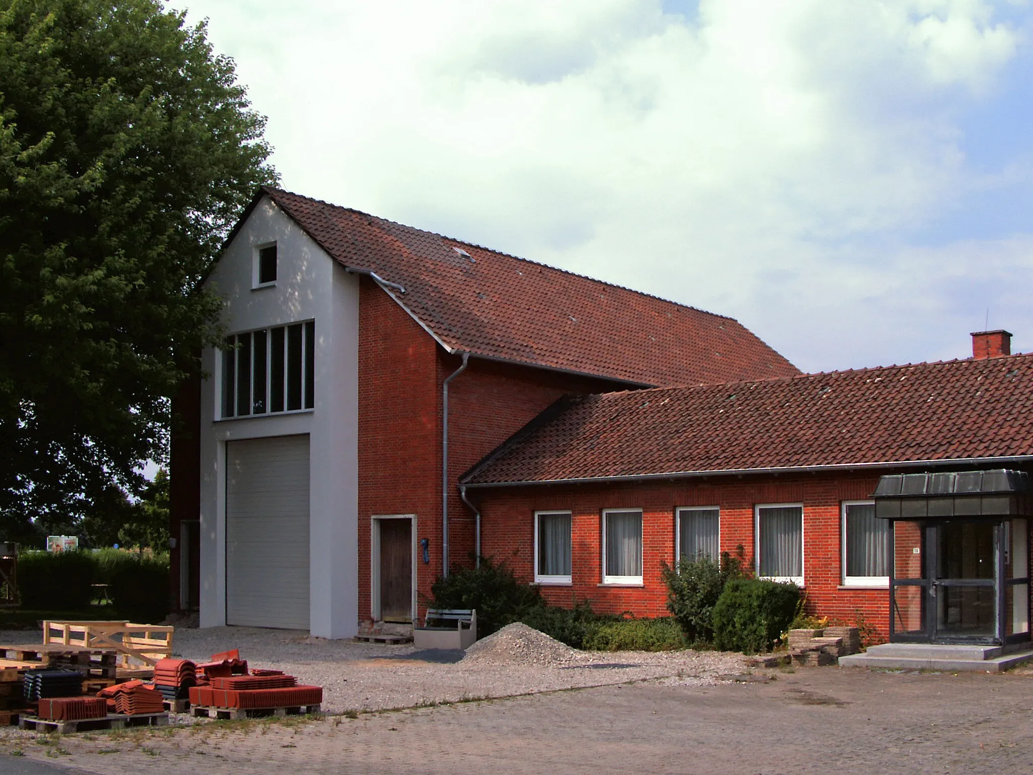 Photo showing: Ehemalige katholische Kirche "St. Theresia vom Kinde Jesu" in Bornum bei Bockenem (Landkreis Hildesheim)