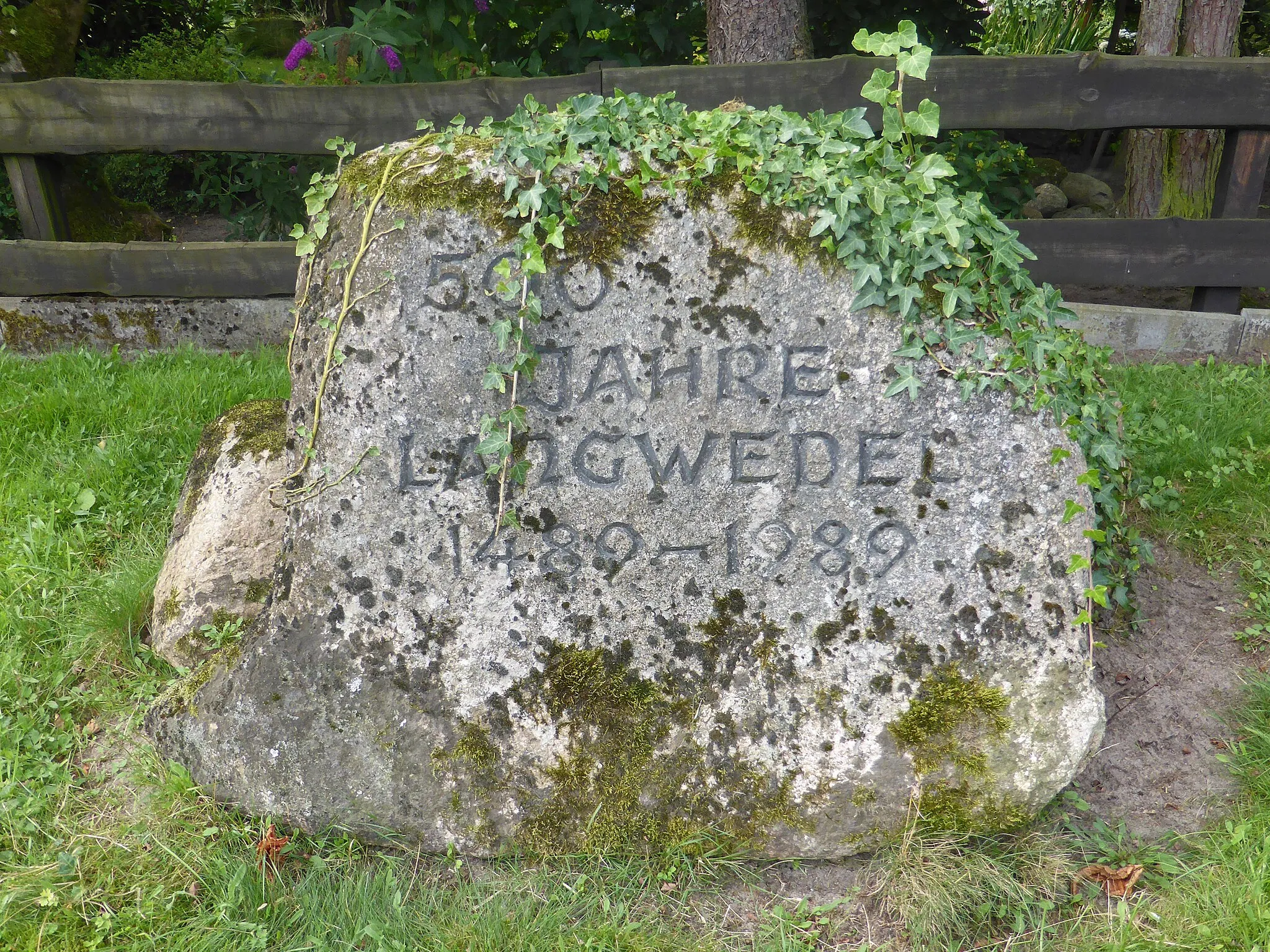 Photo showing: Gedenkstein in Langwedel.
