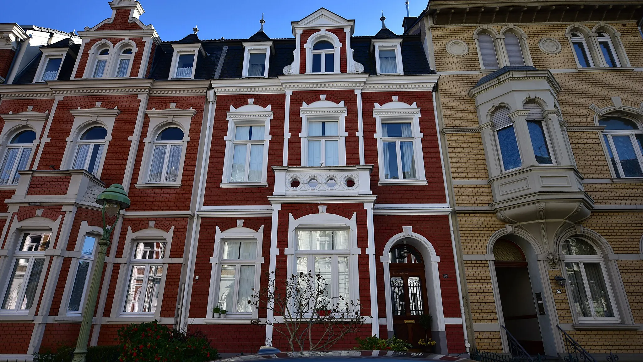 Photo showing: Denkmalgeschütztes Wohnhaus, Kurfürstenstraße 60, Bonn-Südstadt