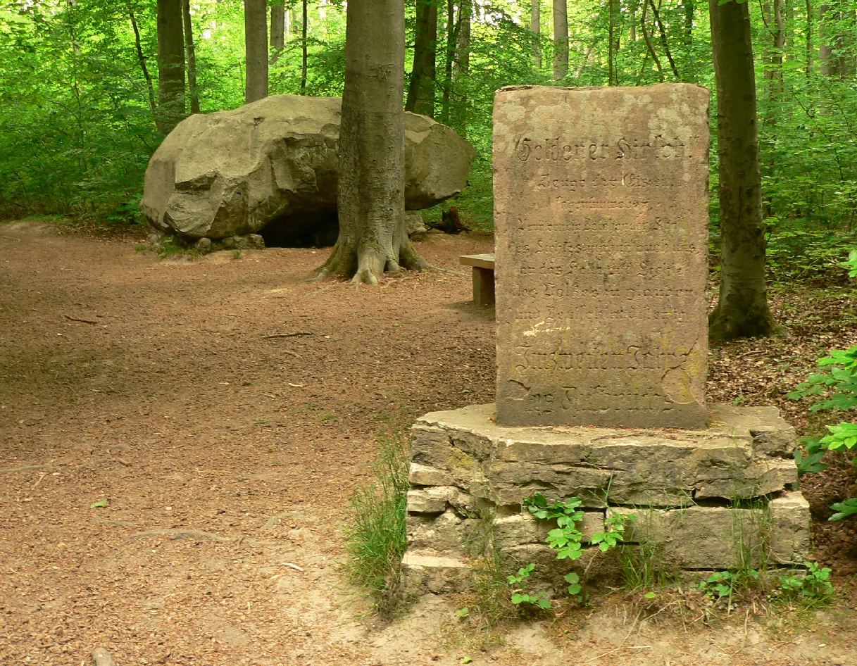 Photo showing: Findling Goldener Hirsch im Elm bei Schöningen