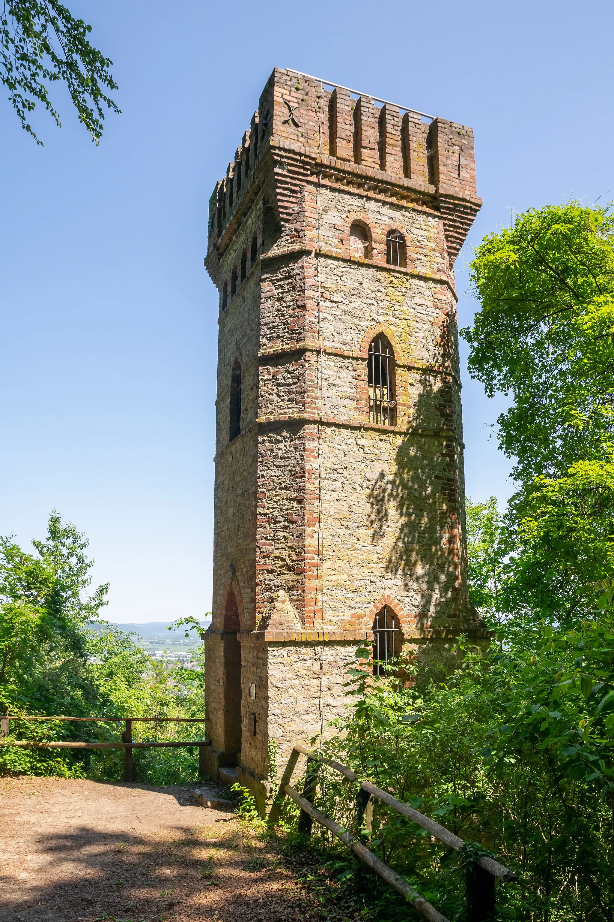 Photo showing: Rodeneckturm am Ziegenberg südlich Höxter