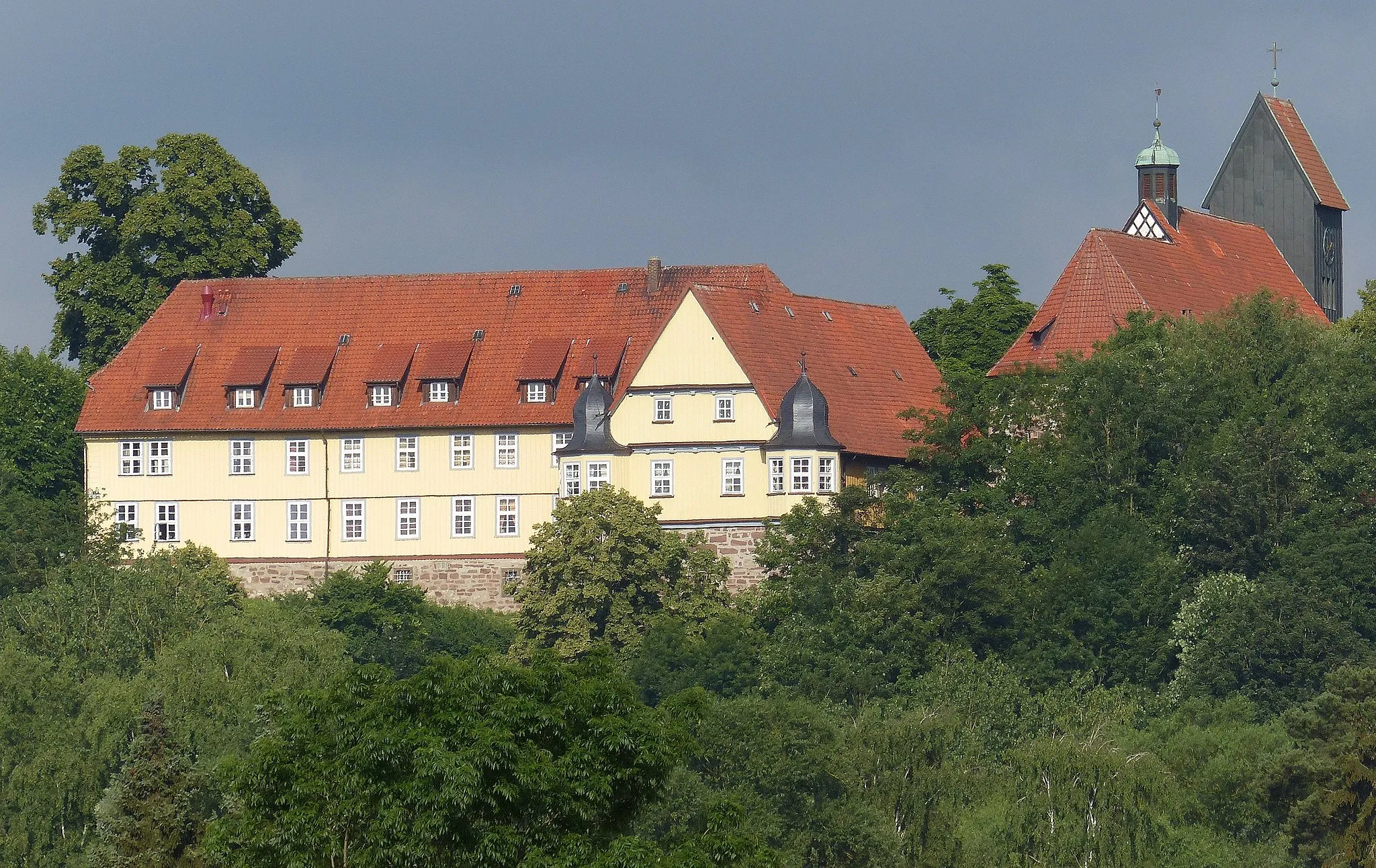 Photo showing: Nordostseite der Katlenburg