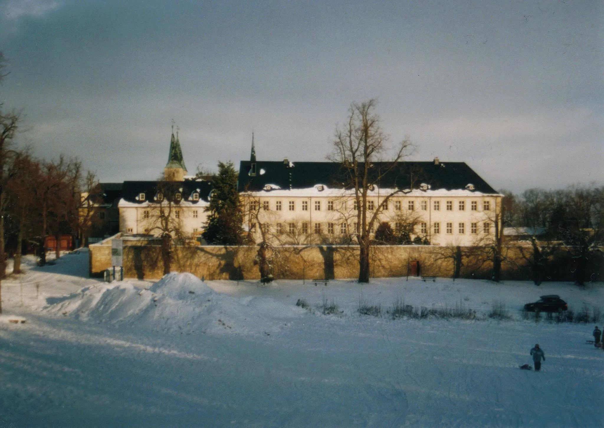 Photo showing: Description: Kloster Huysburg,
Ansicht im Winter
Source: Practika MTL 5b
Date: 31. Dezember 2005
Author: Frank Richter, Dessau

Other versions of this file: -