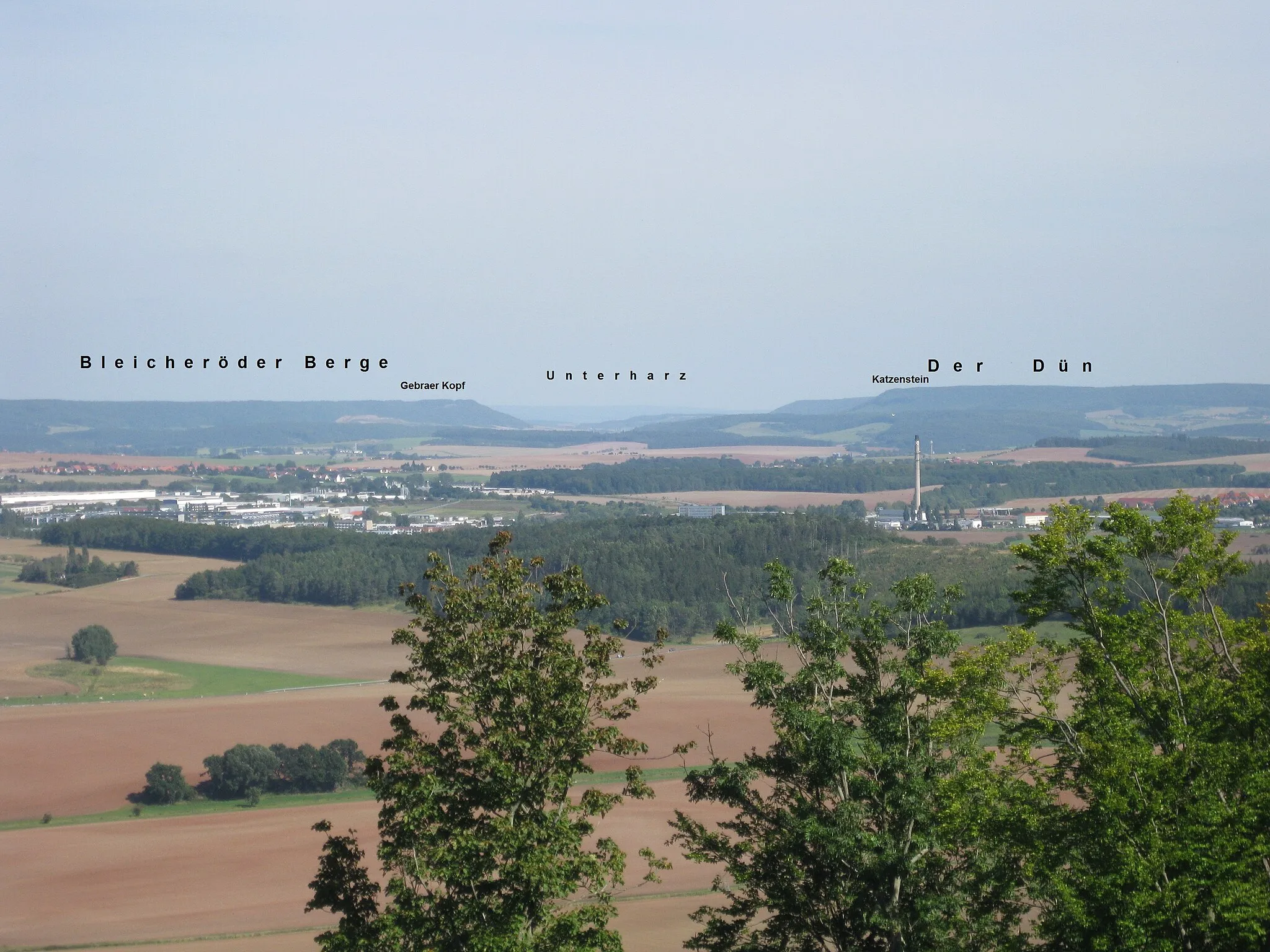 Photo showing: Burg Scharfenstein (Eichsfeld) Aussicht zur Eichsfelder Pforte