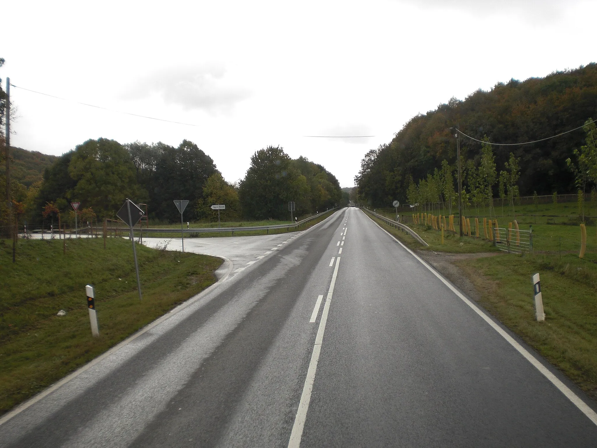 Photo showing: Kallmeröder Straße B247