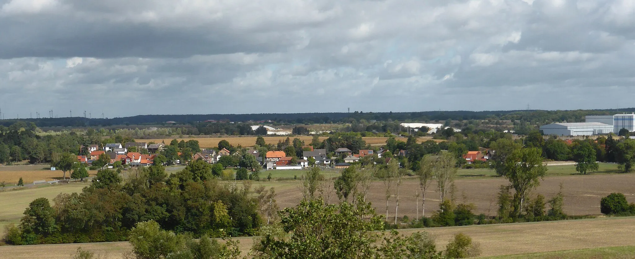 Photo showing: Totalansicht von Uhry, von Beienrode aus gesehen.