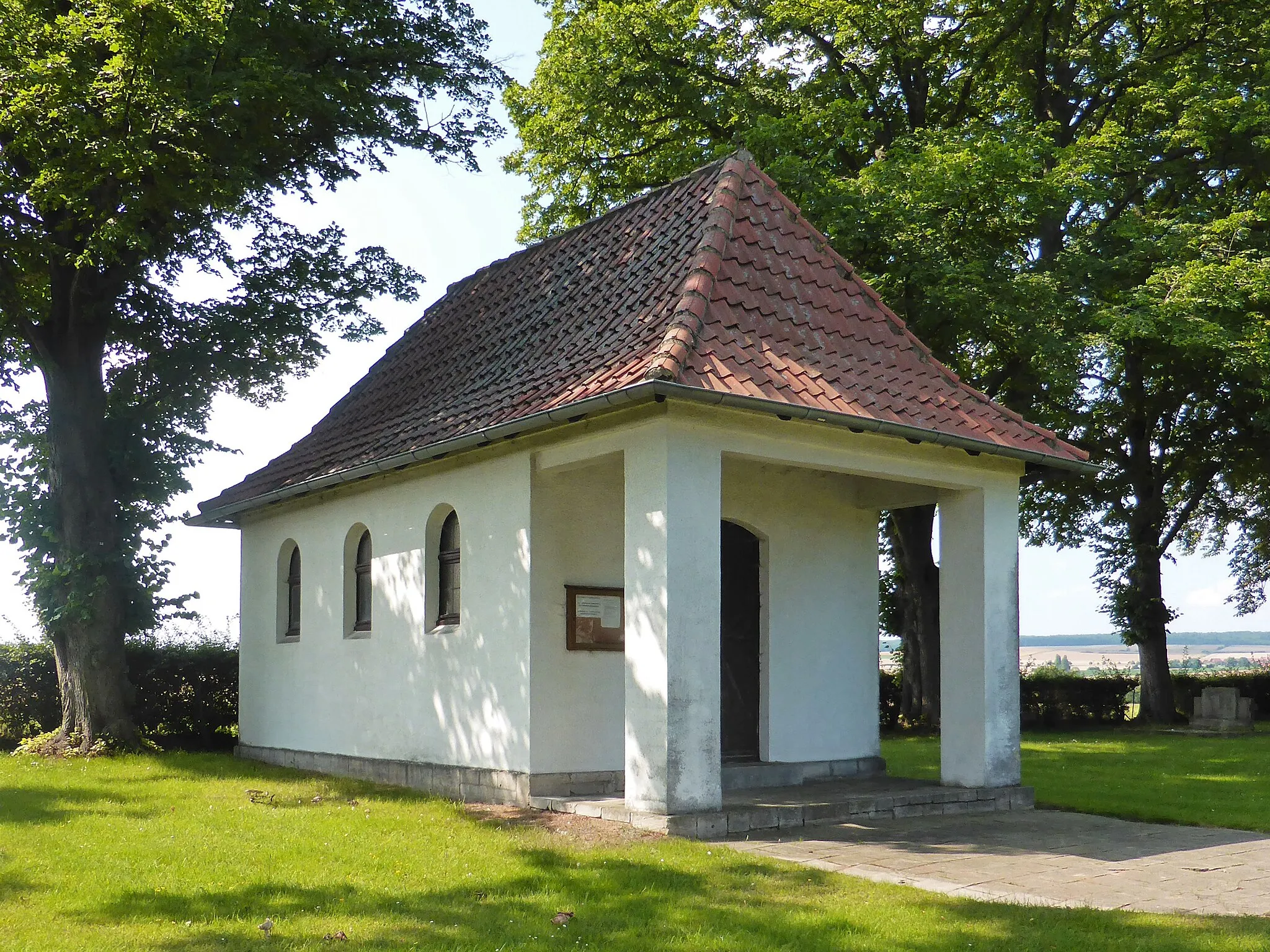 Photo showing: Friedhofskapelle in Schickelsheim.