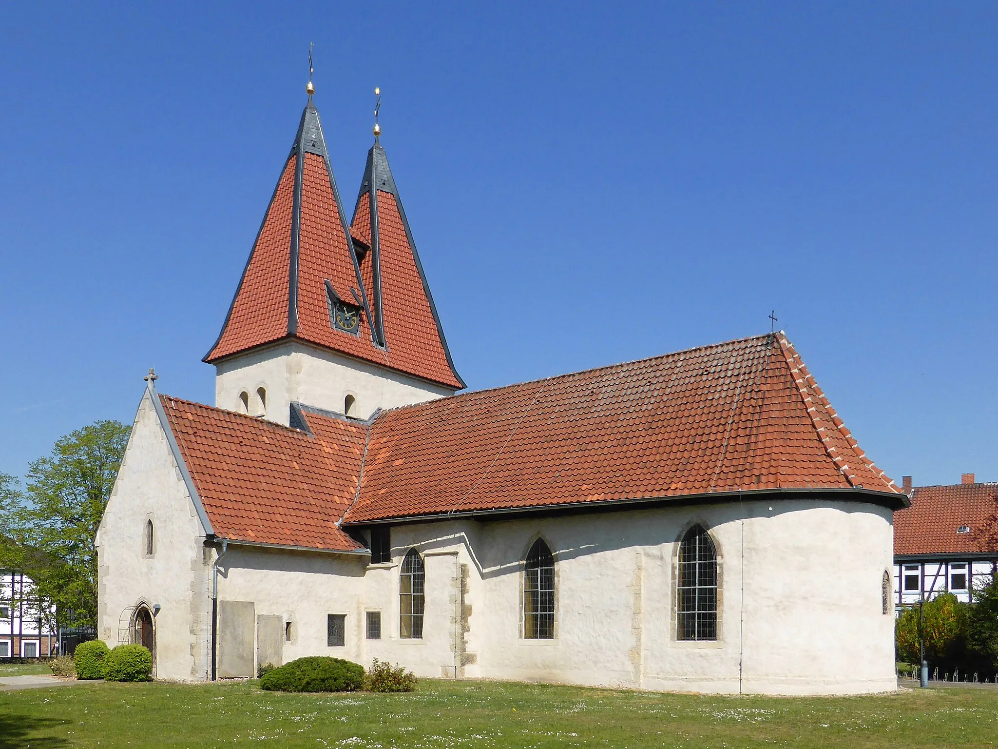 Photo showing: Evangelische Kirche "Zum Heiligen Kreuz" in Lehre.