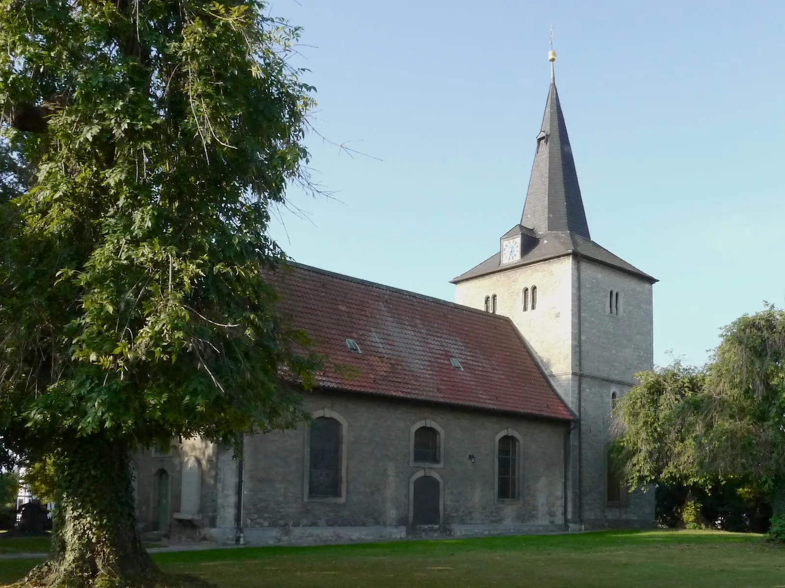 Photo showing: St.-Petri-Kirche (ev.) in Salzgitter-Beddingen