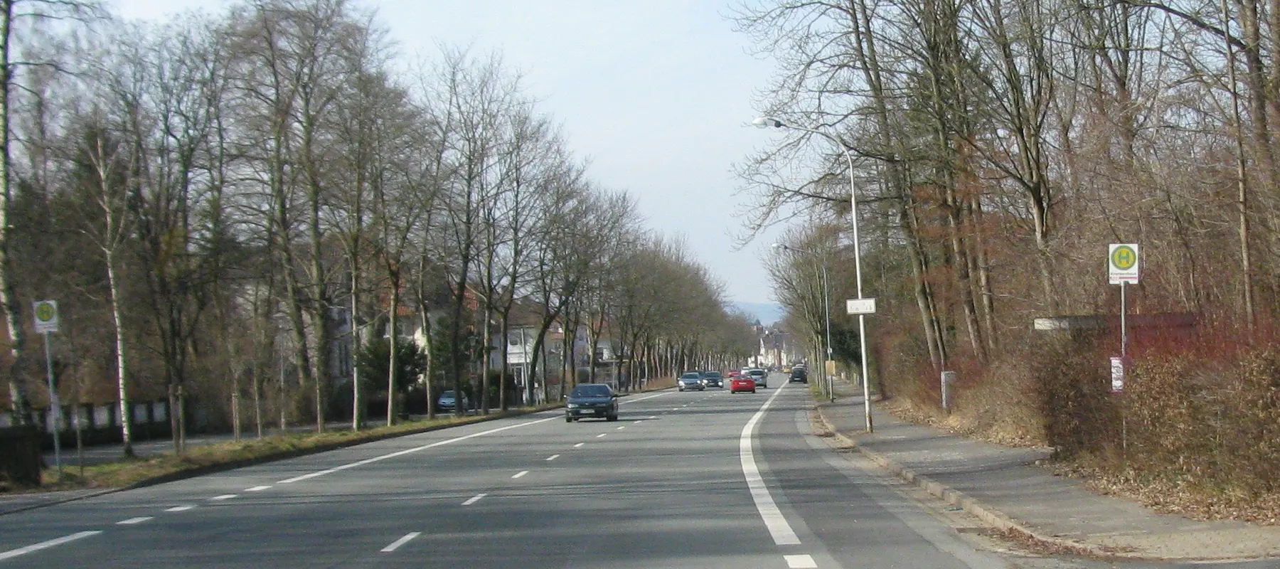 Photo showing: die Bushaltestelle Lautenthaler Straße in der Lautenthaler Straße in Blickrichtung Seesen