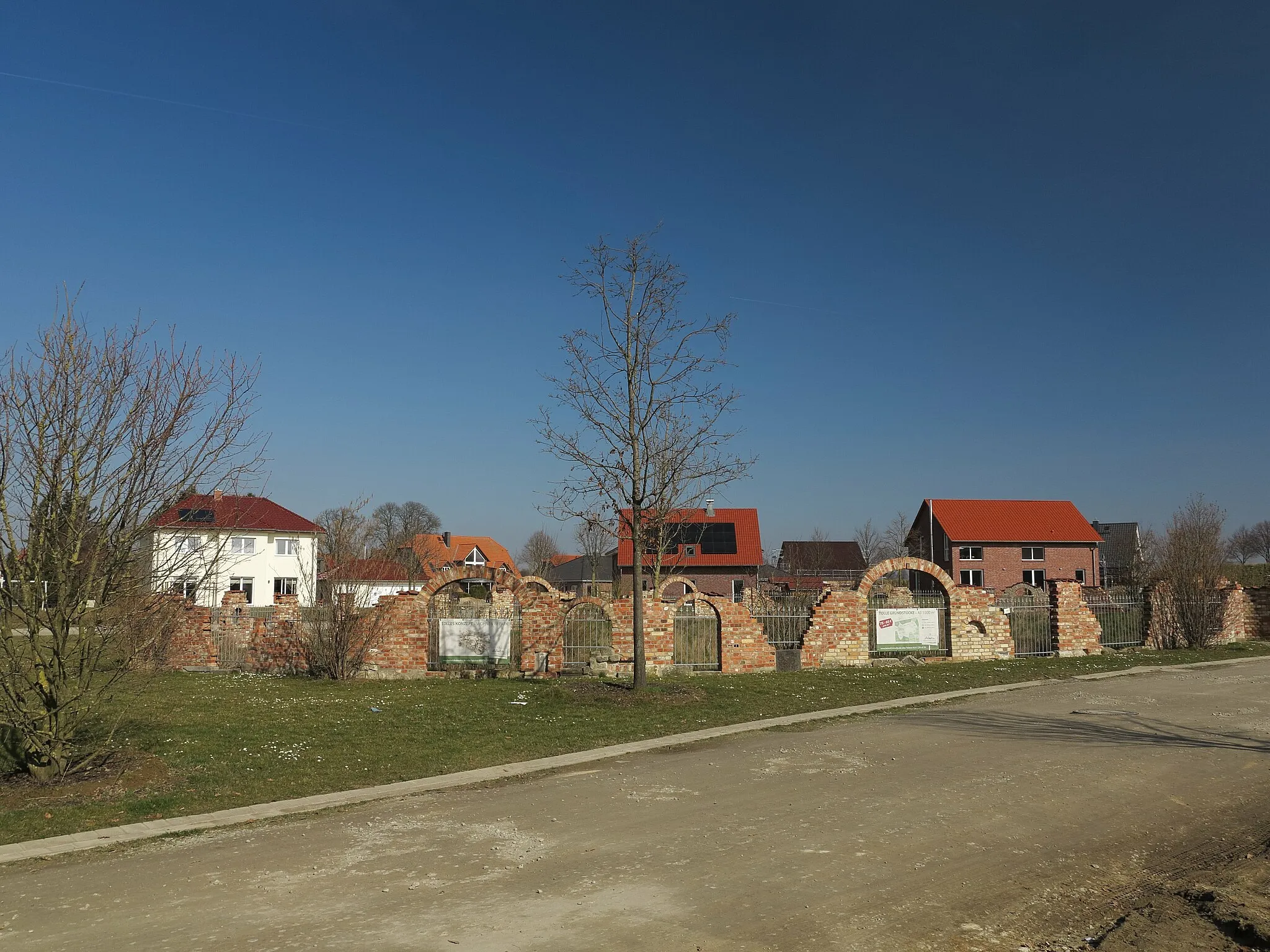 Photo showing: Die Heinrichshöhe als Neubaugebiet in der Ortschaft Klein Gleidingen
