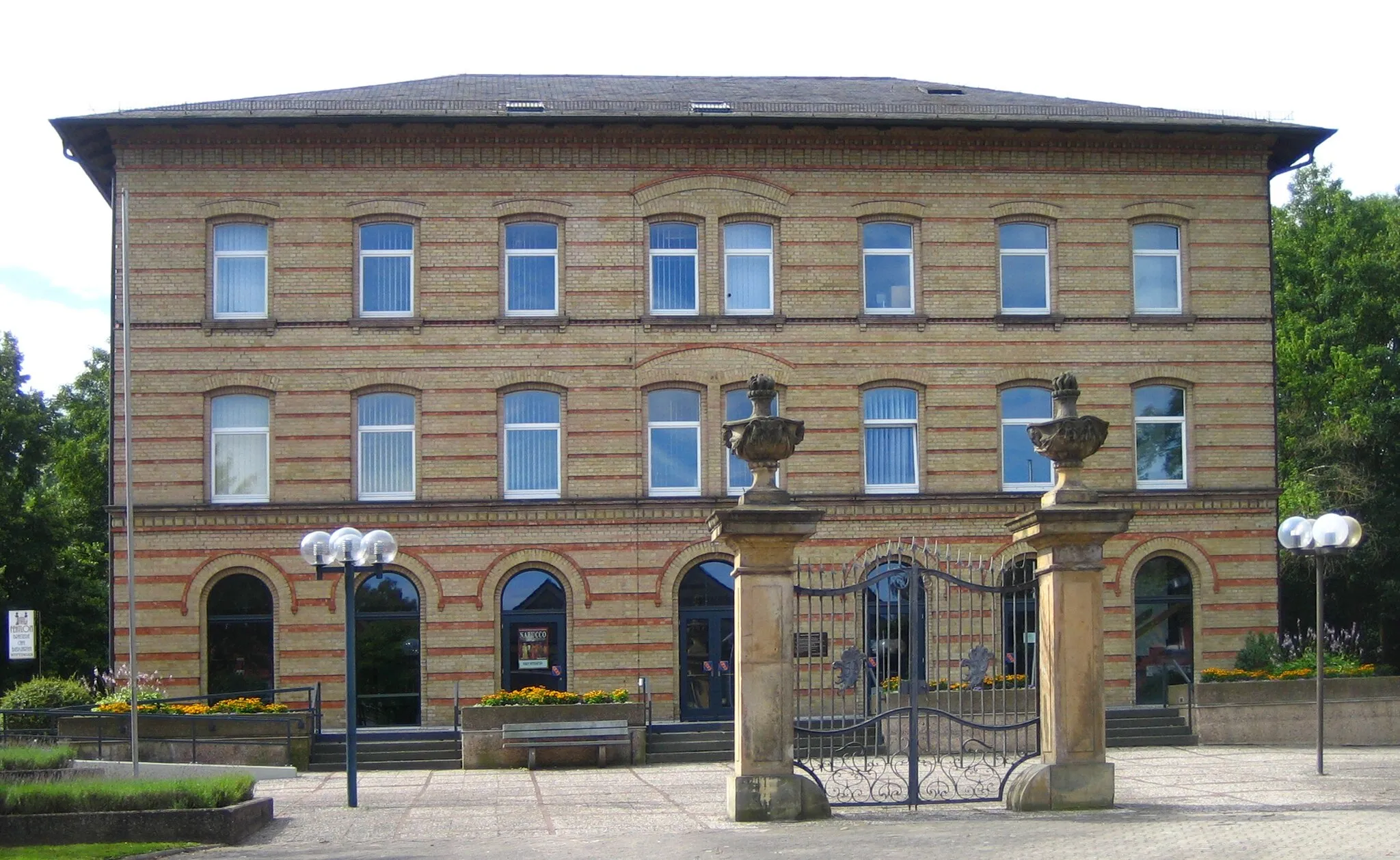 Photo showing: Cultural center in Vechelde, former local district court, Lower Saxony, Germany