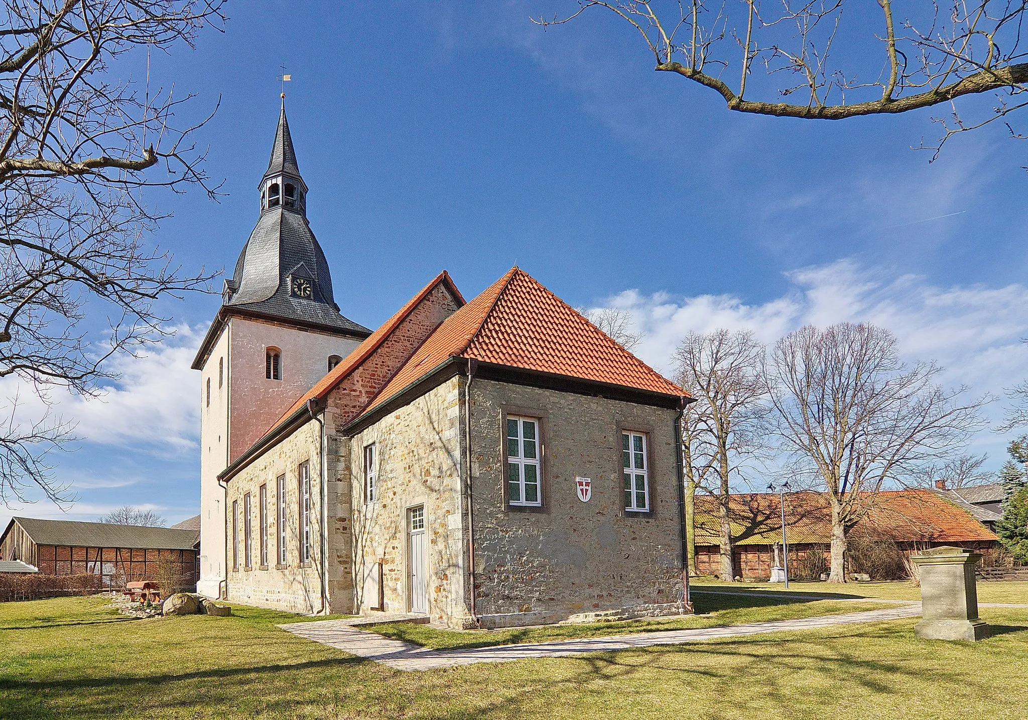 Photo showing: St.-Adrian-Kirche in Heiligendorf (Wolfsburg), Niedersachsen, Deutschland