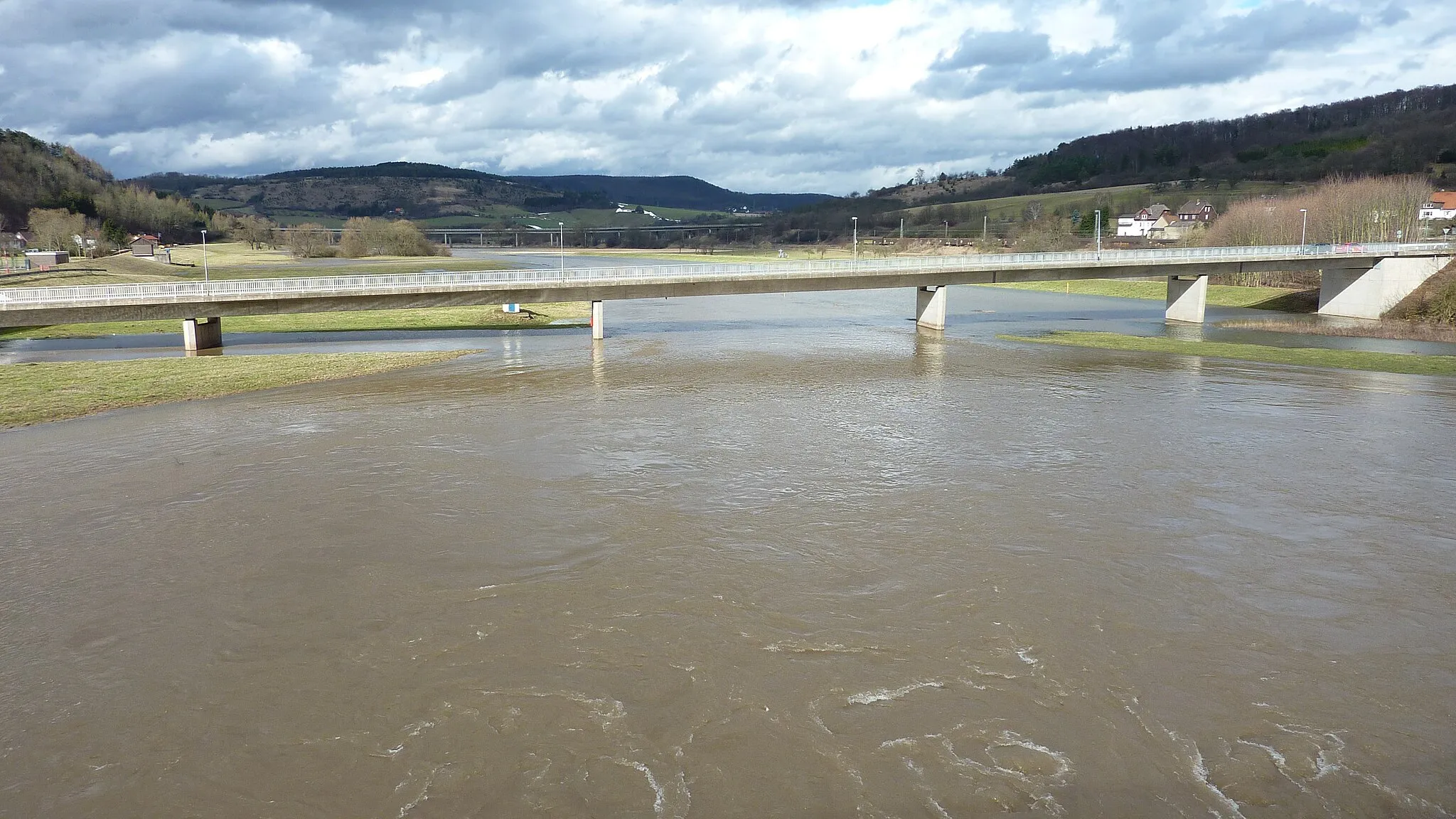 Photo showing: Leine Hochwasser bei Salzderhelden