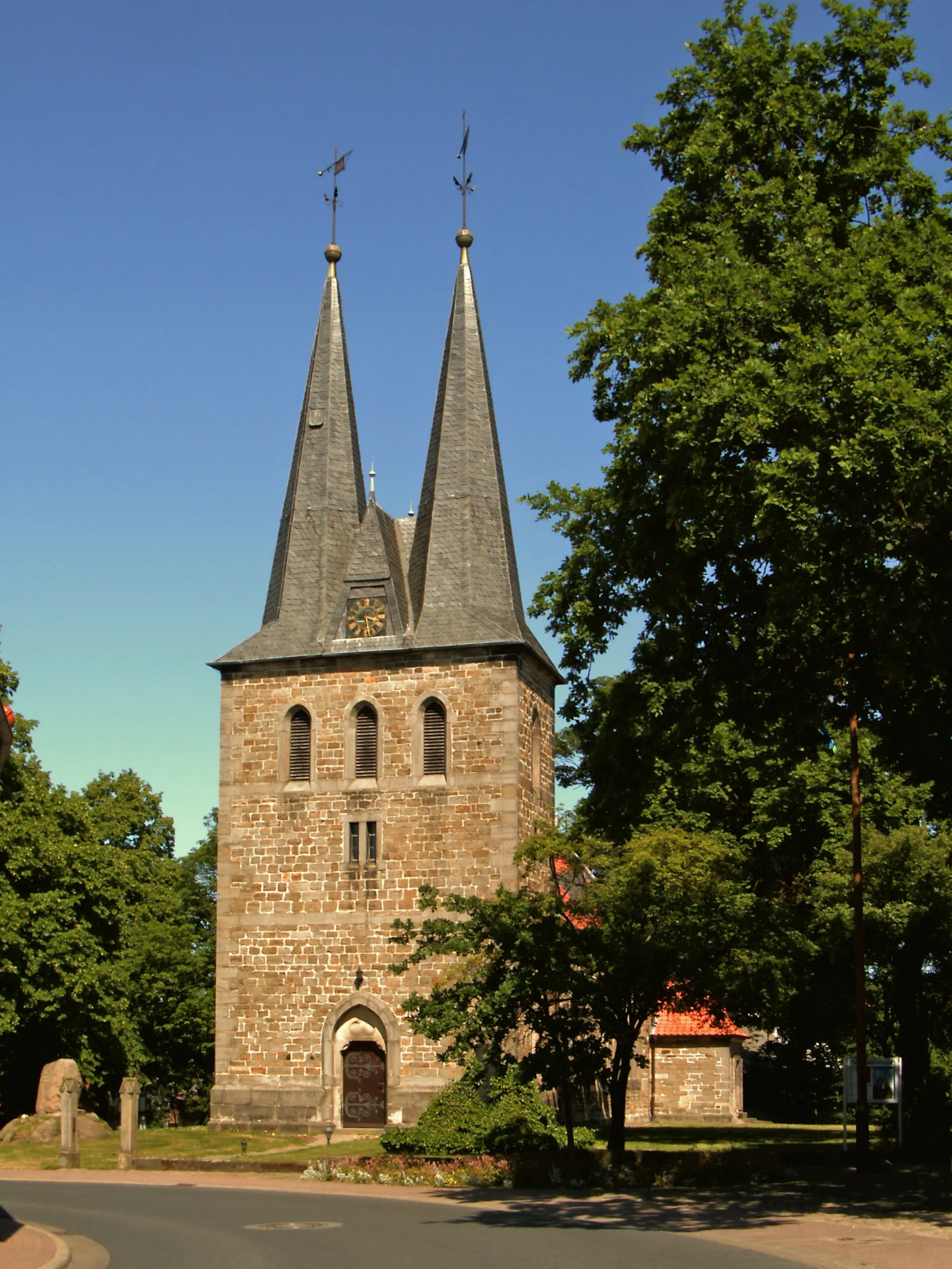 Photo showing: Evangelische Kirche St. Servatius in Volkmarsdorf, Ortsteil von Groß Twülpstedt.