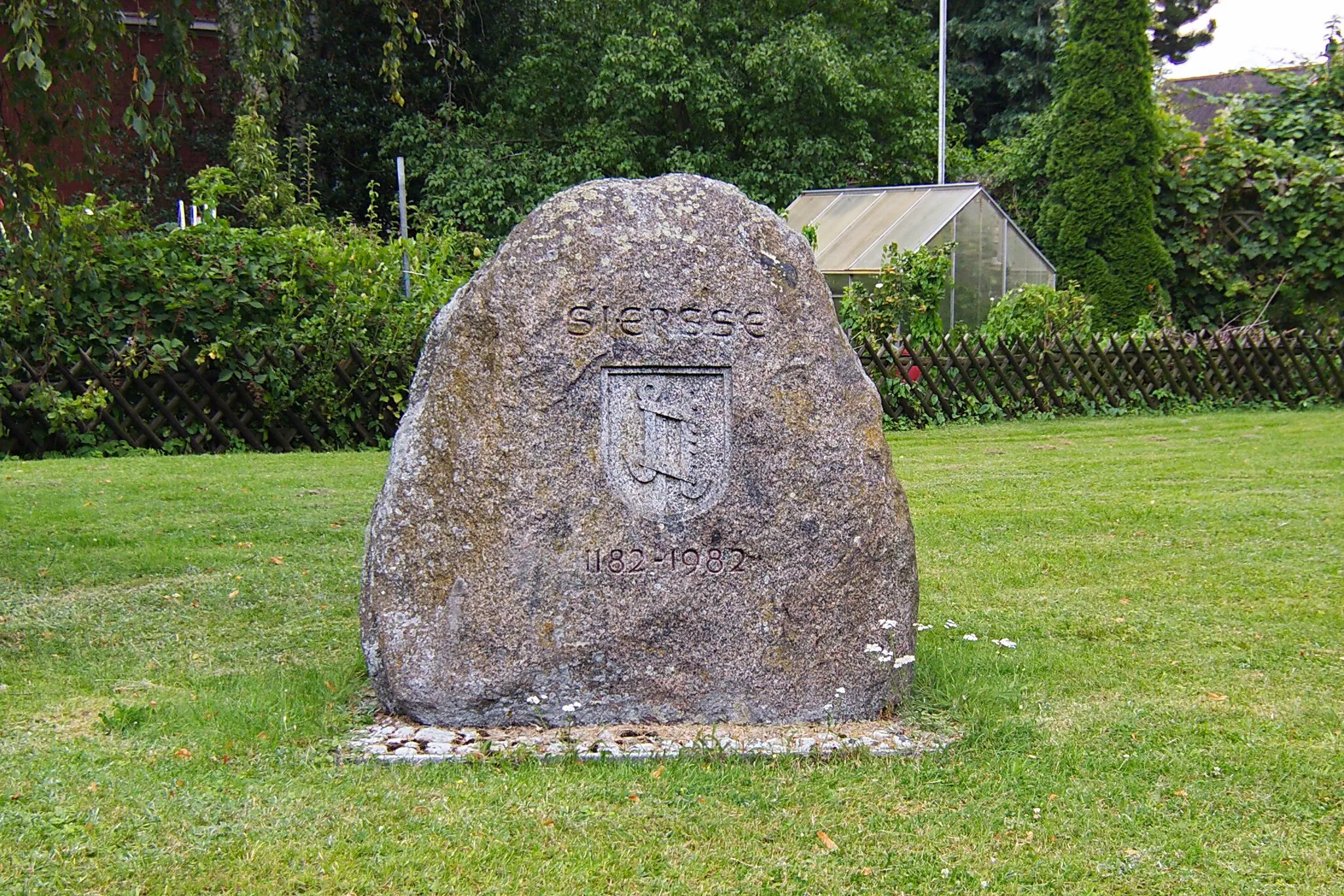 Photo showing: Gedenkstein in Sierße (Vechelde), Niedersachsen, Deutschland