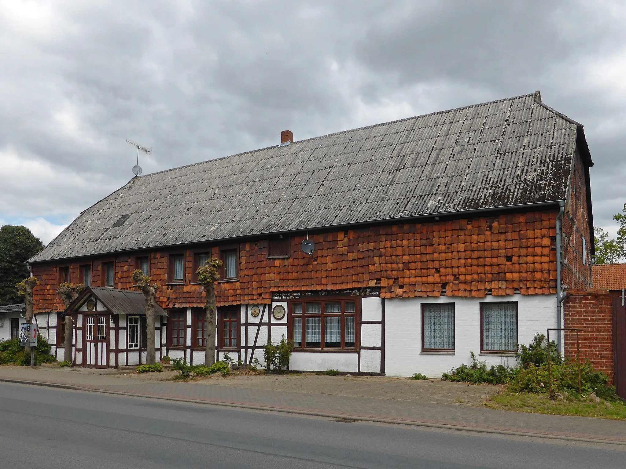 Photo showing: Ehemaliger Gasthof von Heinrich Heling in Altendorf bei Brome.