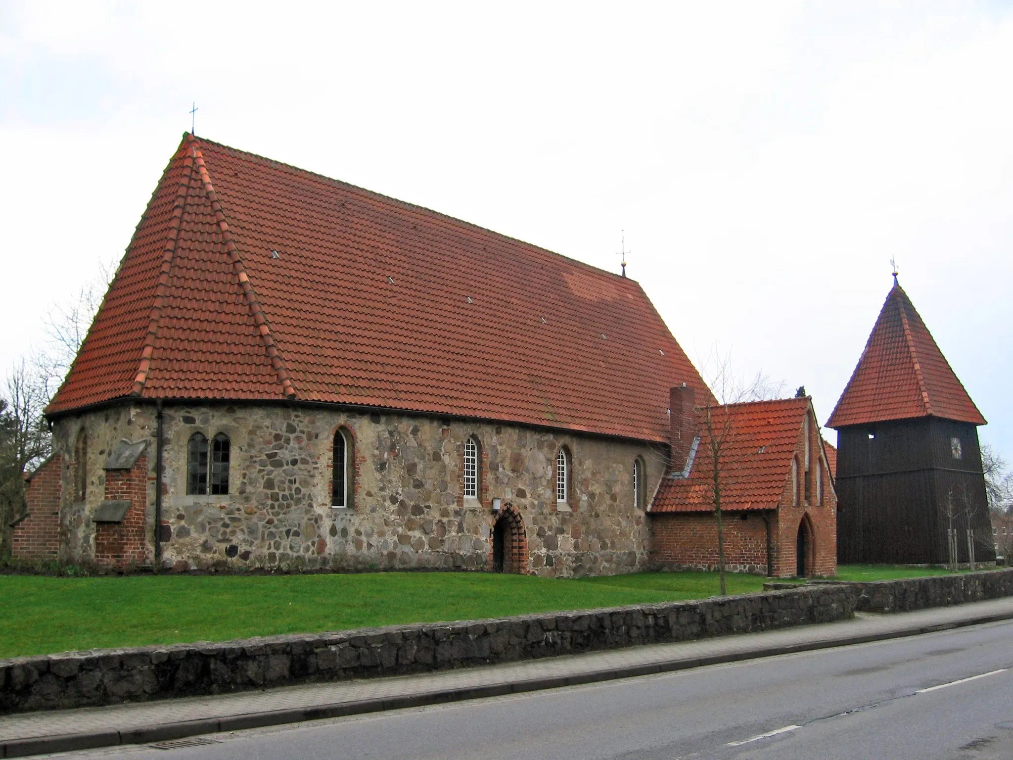 Photo showing: Lutheran St. Mary's Church of the German village Eldingen, Lower Saxony.