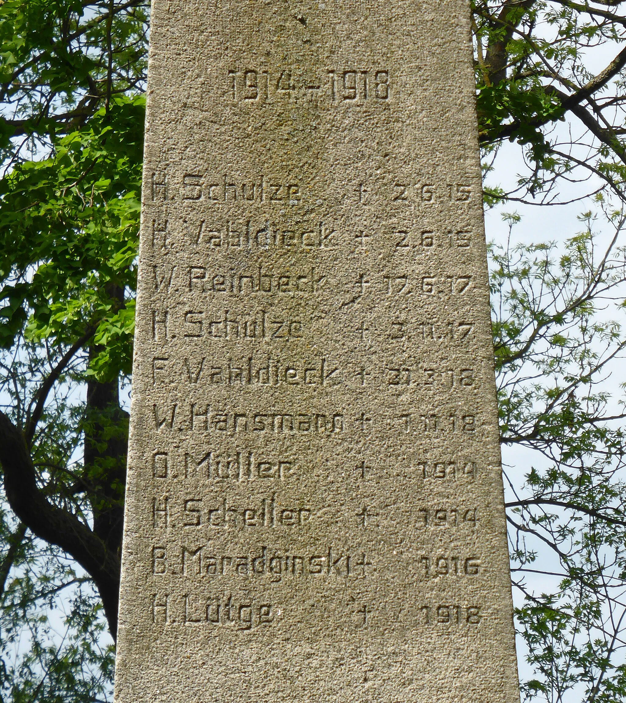 Photo showing: Kriegerdenkmal Hoitlingen, Opfer des 1. Weltkriegs.