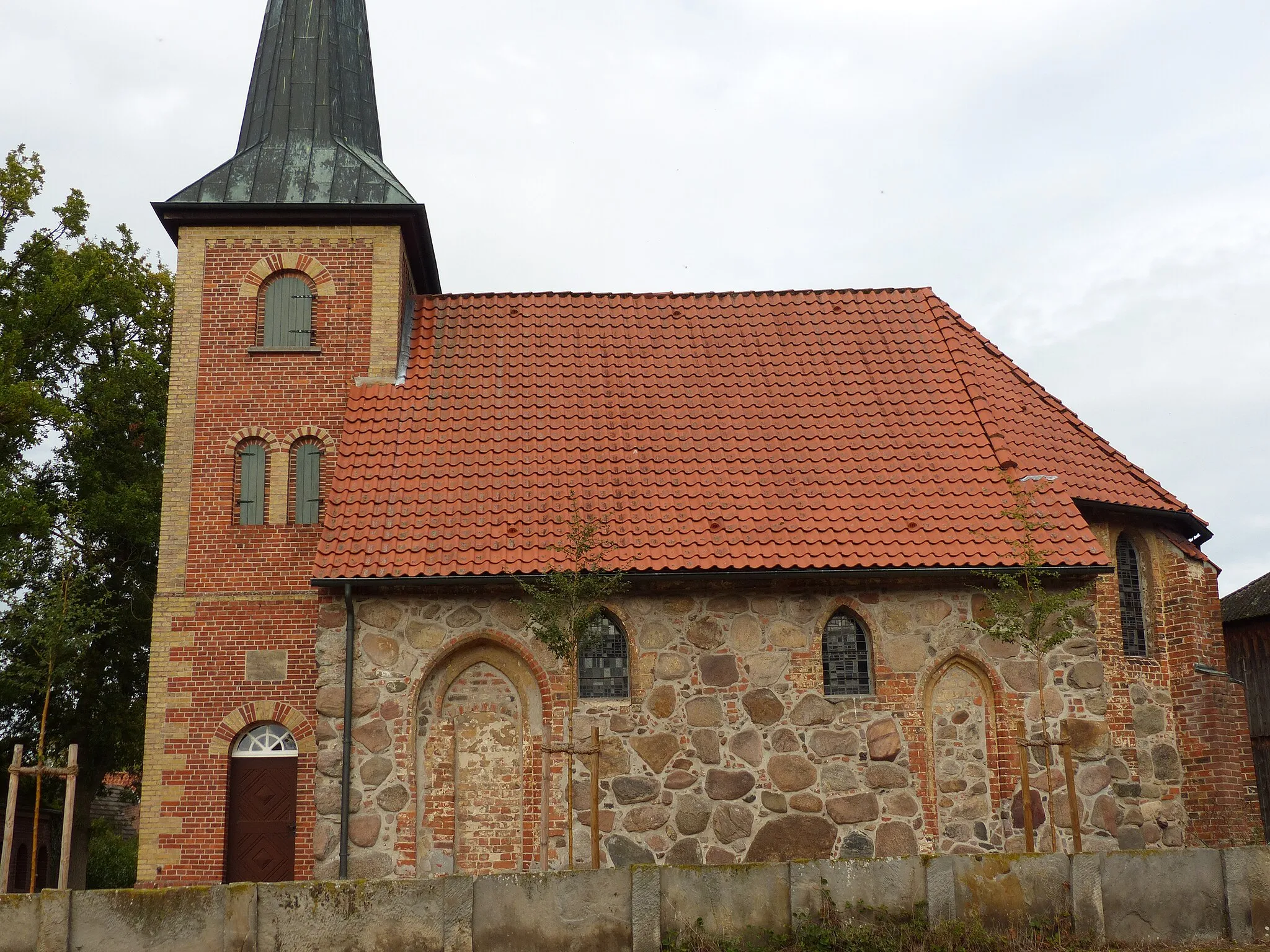 Photo showing: Georgskirche Eutzen
