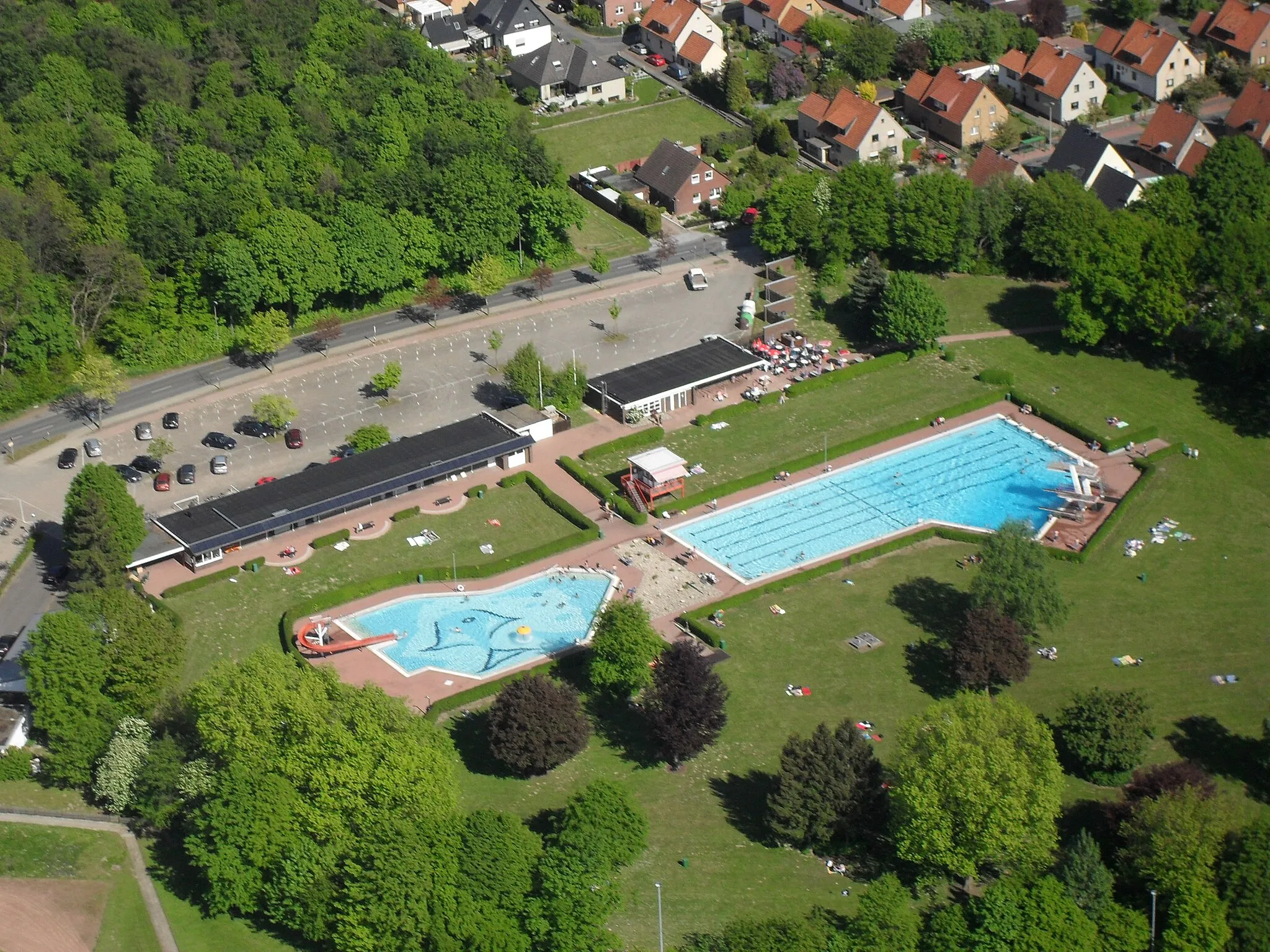 Photo showing: Luftbild des Freibades am Bolzberg in Gadenstedt