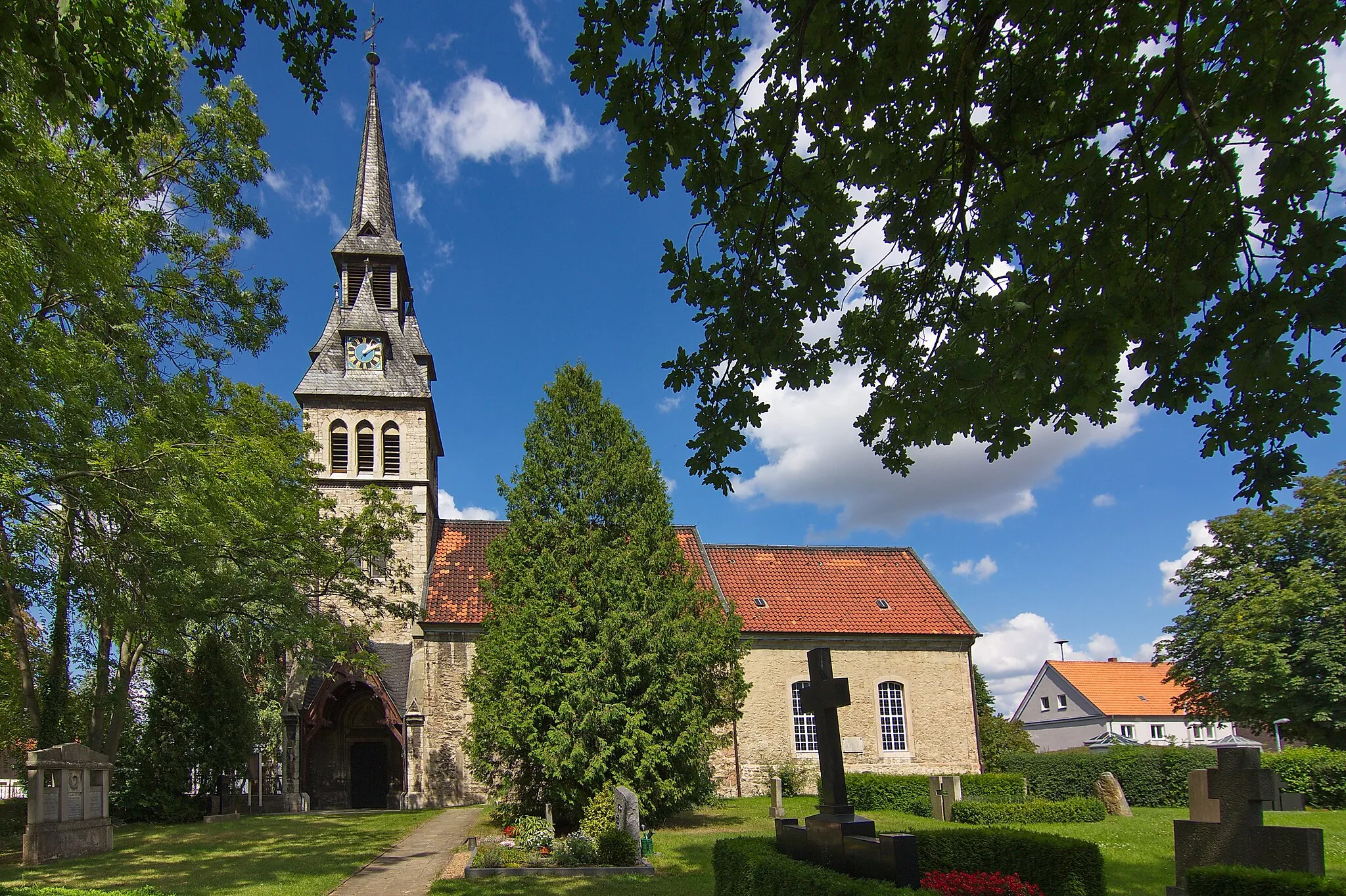 Photo showing: Apostelkirche in Groß Stöckheim, Wolfenbüttel, Niedersachsen