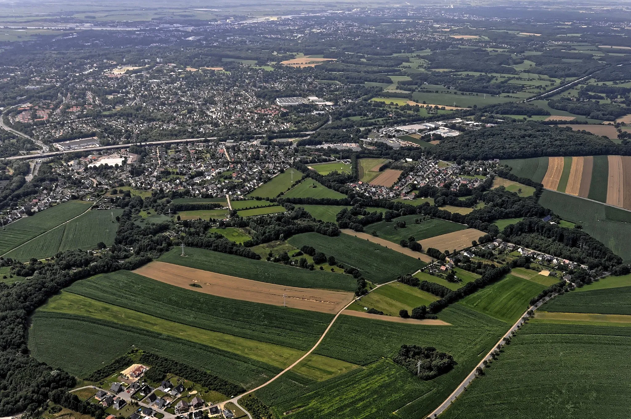 Photo showing: Bilder vom Flug Nordholz Hammelburg 2015: Ihlpohl (vor) sowie Platjenwerbe und Lesum (hinter der Autobahn). Am oberen Bildrand die Weser.