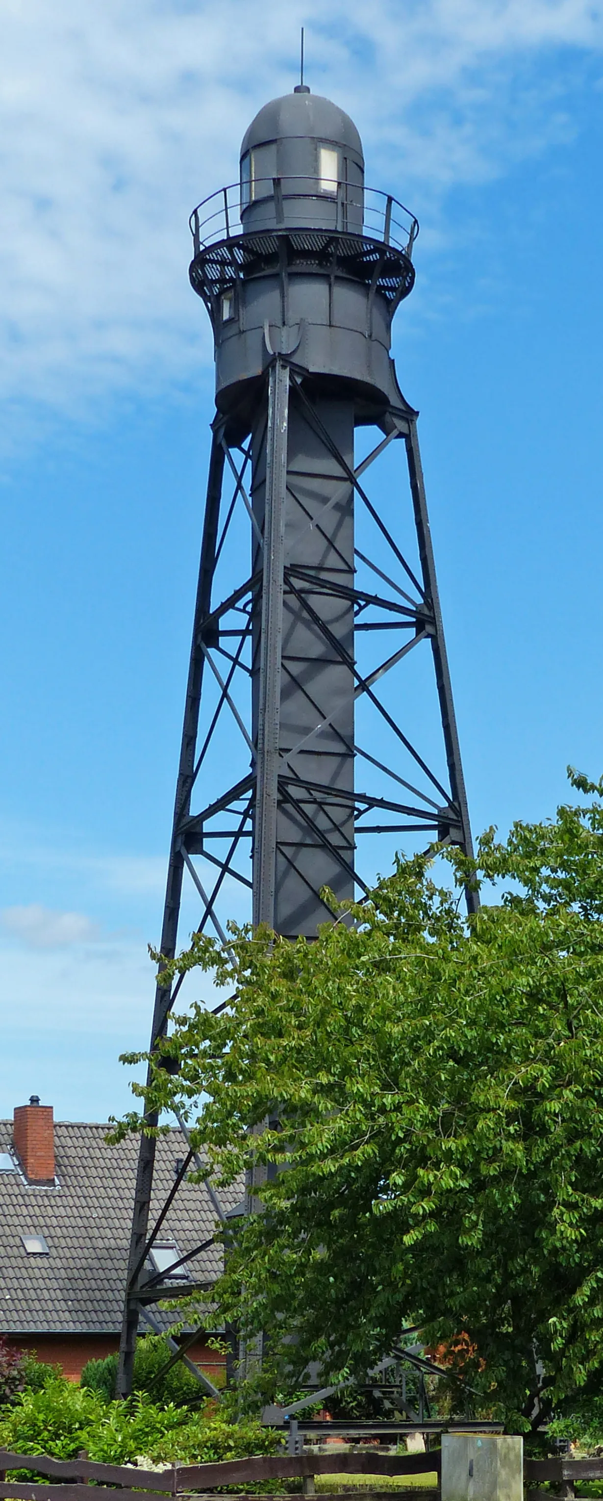 Photo showing: „Schwarzer Leuchtturm“ in Lemwerder