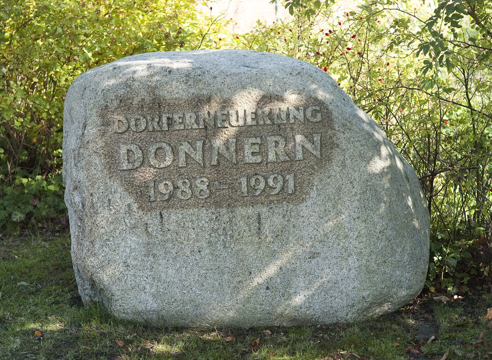 Photo showing: Erratic from Elbe-Weser area, SE of Bremerhaven, Northern Germany