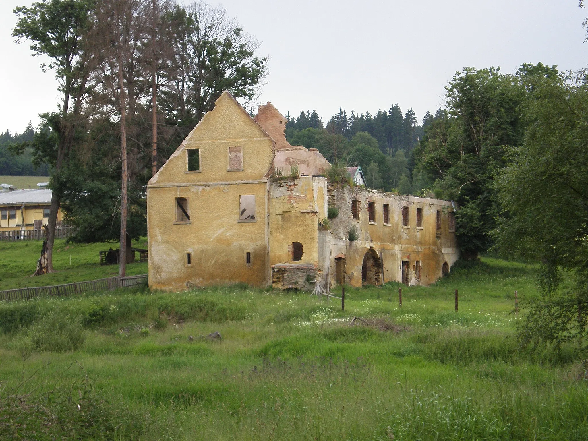 Photo showing: Ruins of Castle in Kopaniny (City of Aš), Czech Republic