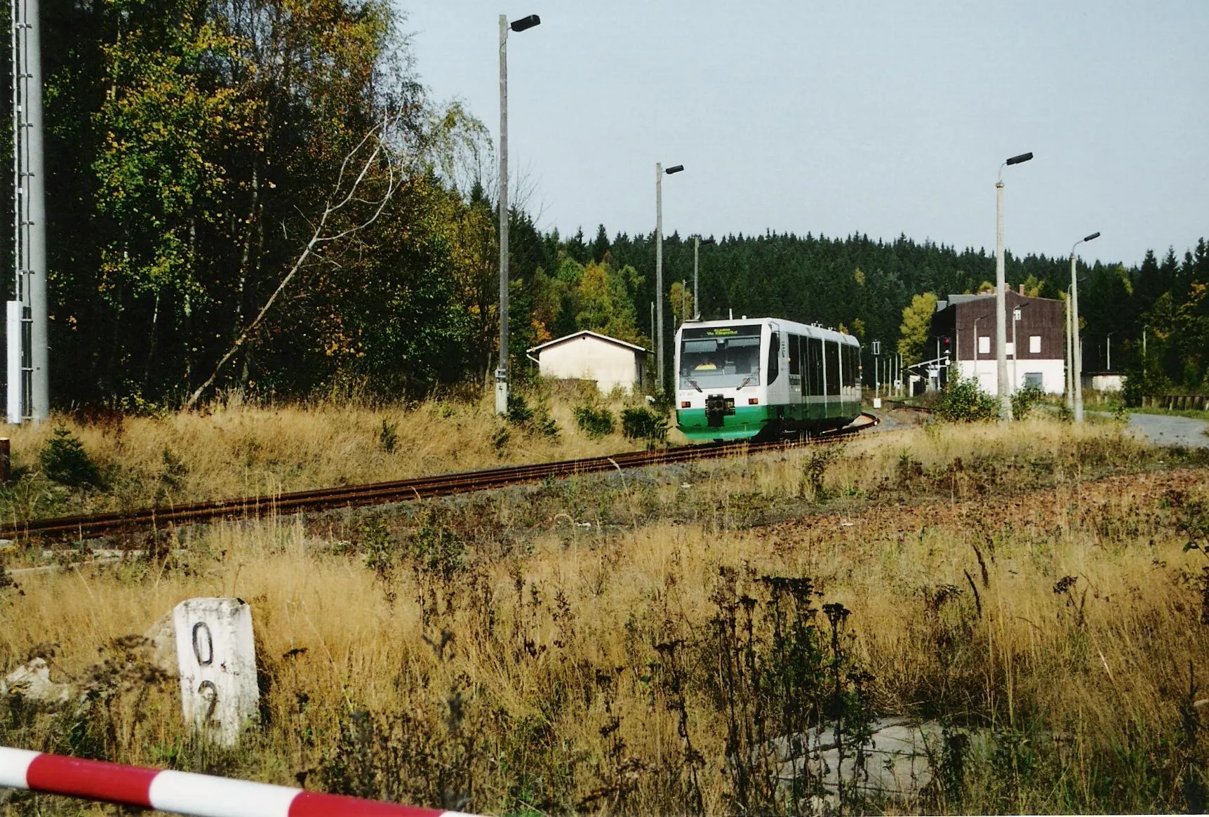 Photo showing: RegioSprinter VT 48 of the Vogtlandbahn leaving Zwotental, Germany