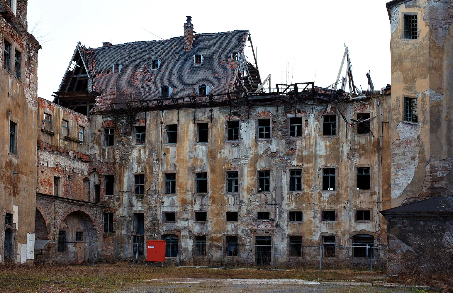 Photo showing: This image shows the ruin of the castle Osterstein in Zwickau (Saxony, Germany).