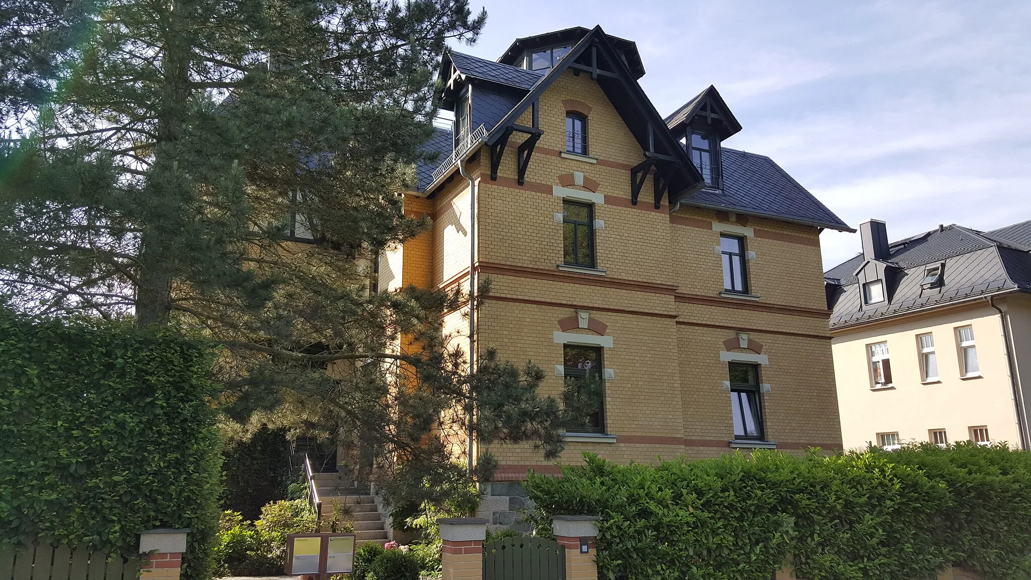 Photo showing: Villa Friedensstraße 1