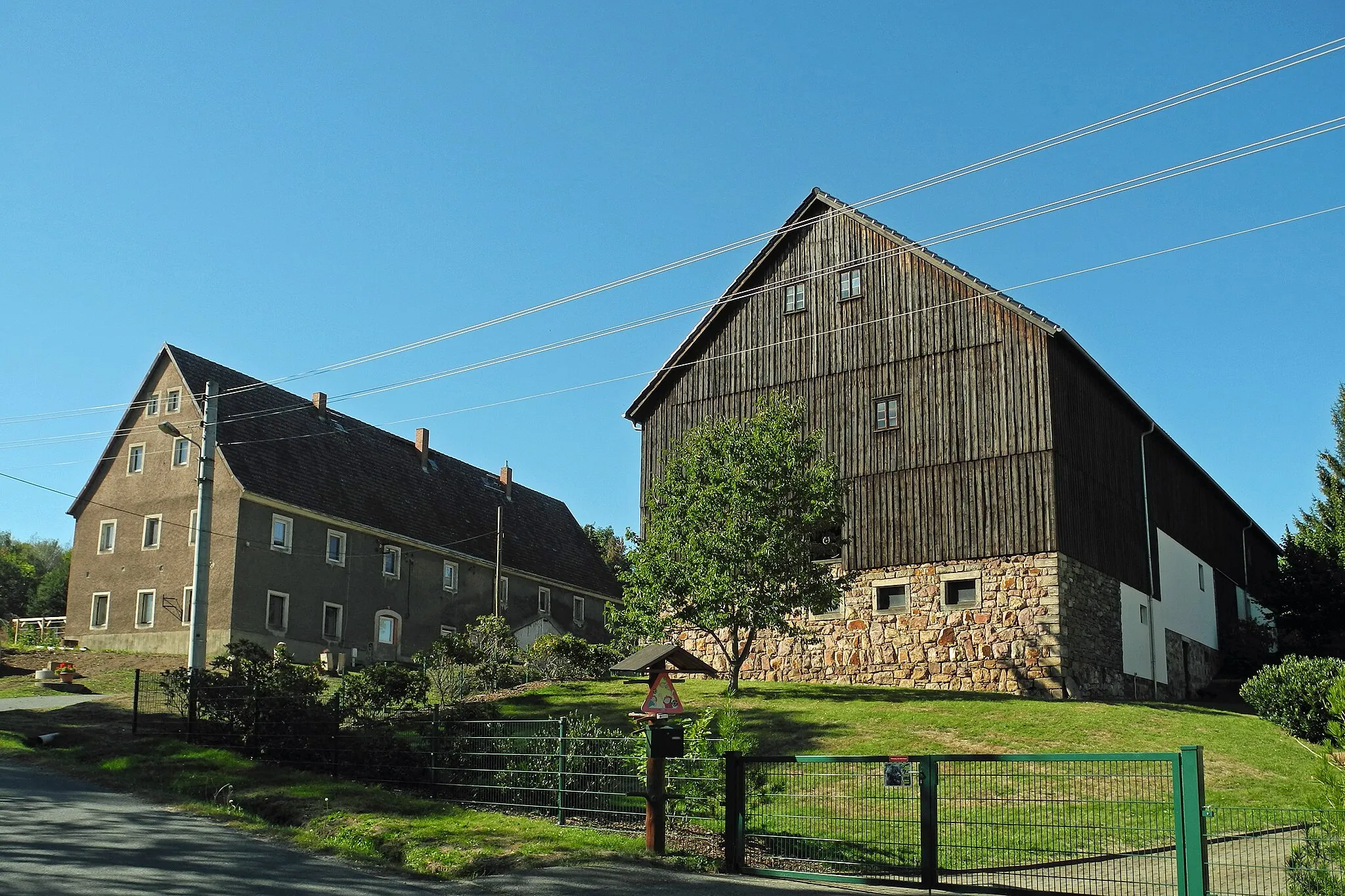 Photo showing: Wohnstallhaus in Obercarsdorf, Dorfstraße 34