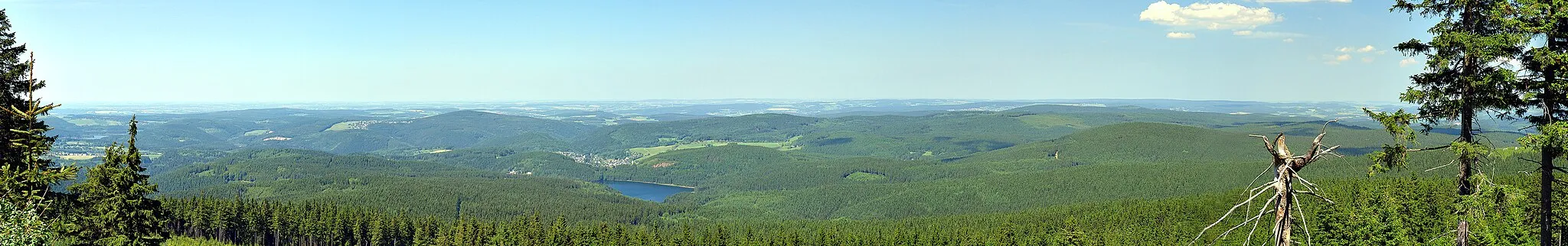 Photo showing: This image shows a panorama photo by standing at the Auersberg (Saxony, Germany). It has been stitched together using five single images.