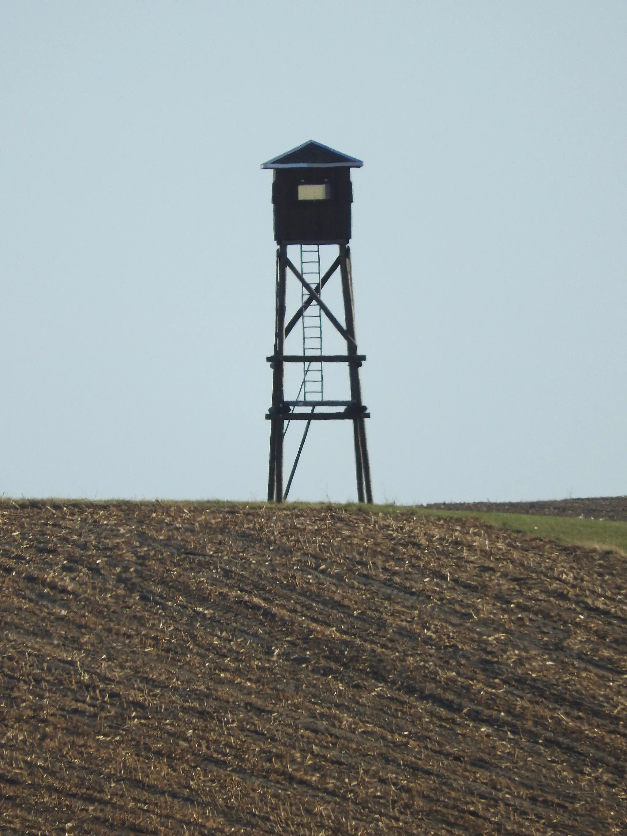 Photo showing: Hochsitz bei Dobia, Thüringen