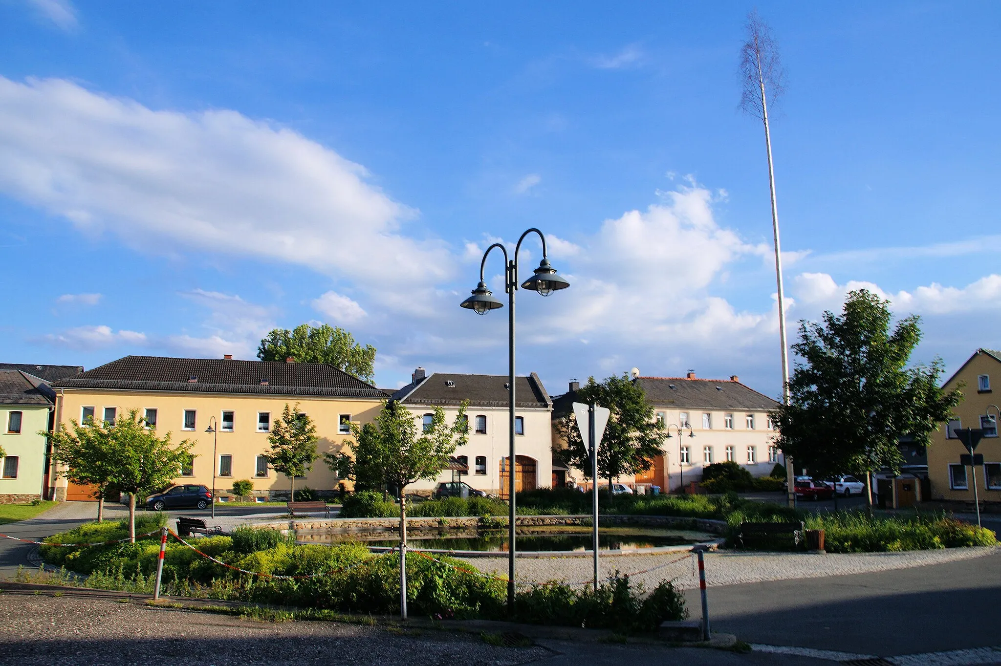 Photo showing: Ortsplatz im Zentrum von Oberböhmsdorf