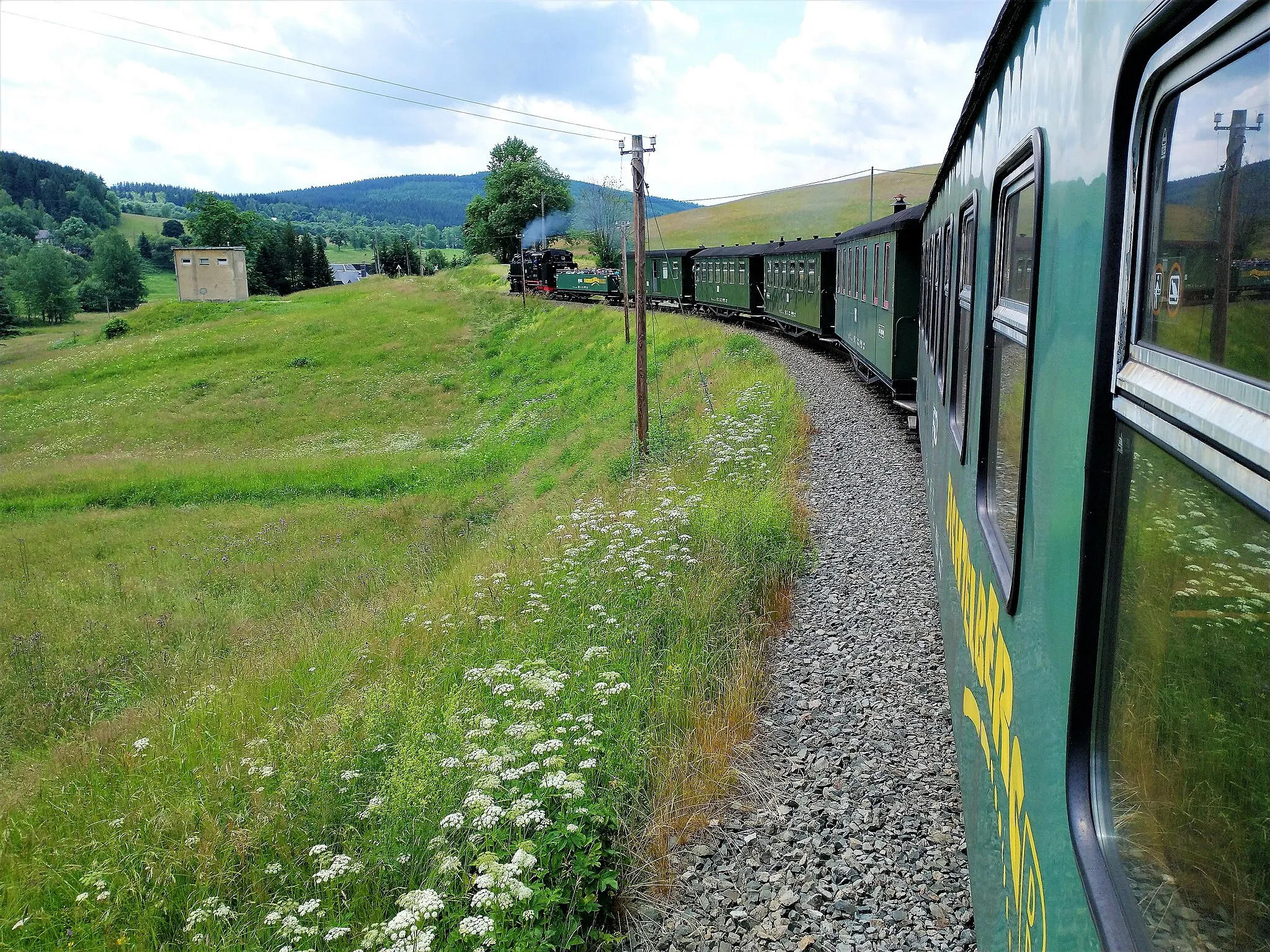 Photo showing: Impresja z linii Fichtelbergbahn w lipcu 2021 r.