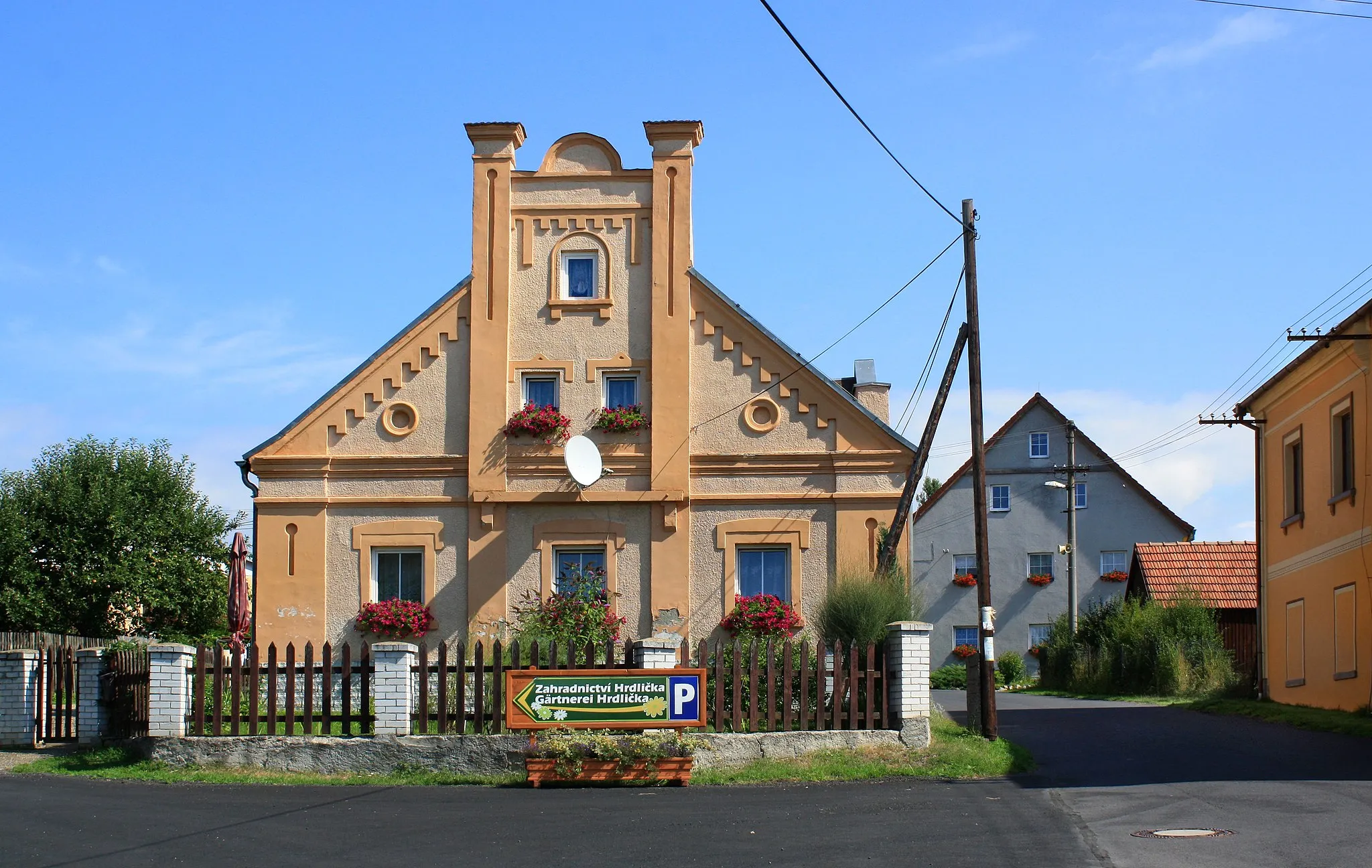 Photo showing: Interesting house in Třebeň village, Czech Republic