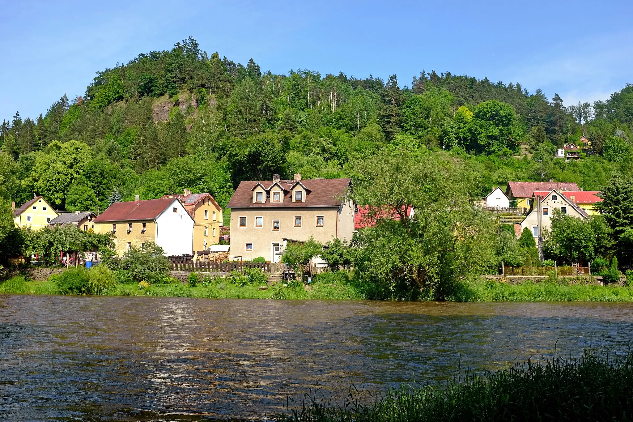 Photo showing: Ohře ve Vojkovicích, okres Karlovy Vary