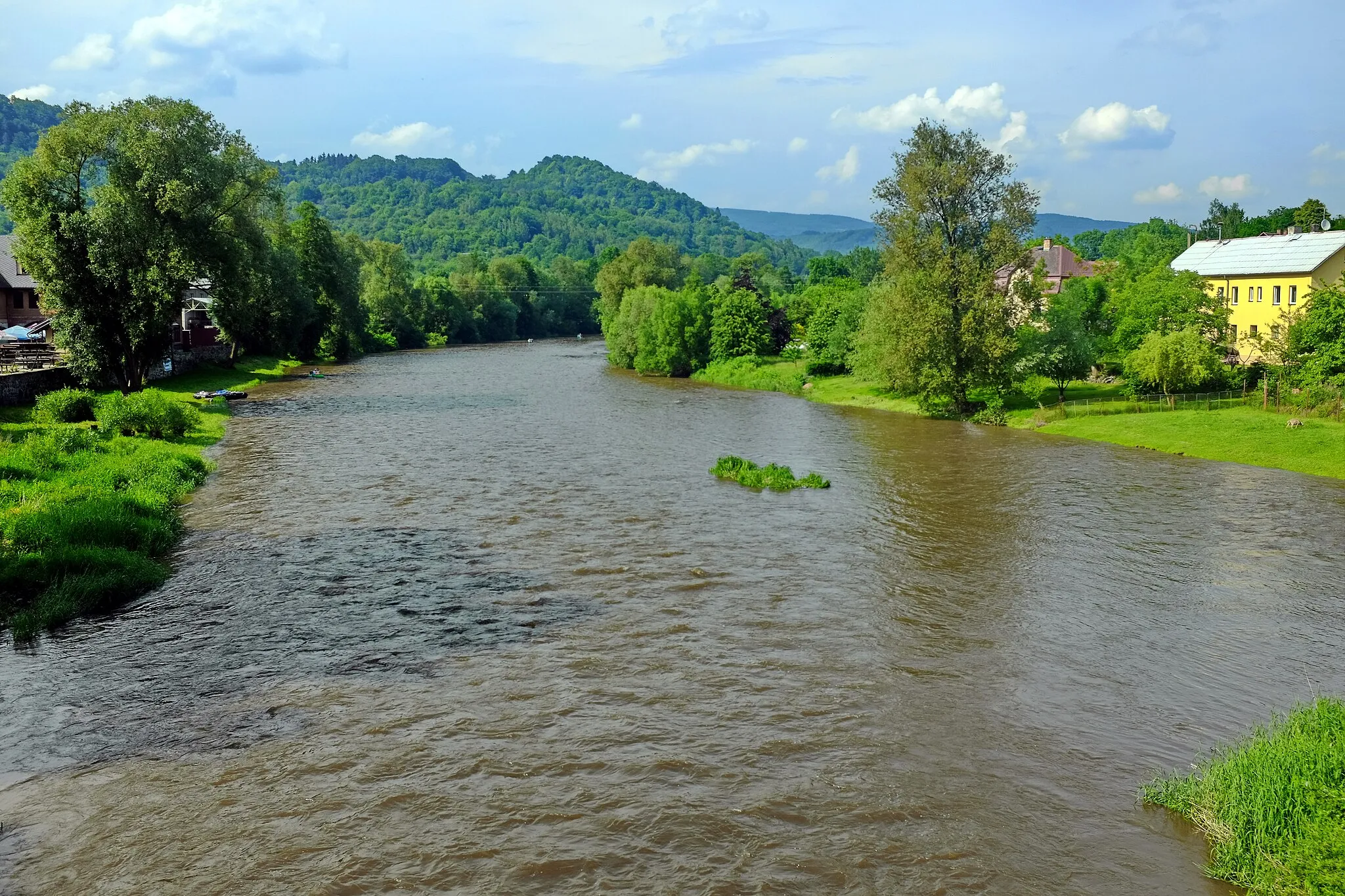 Photo showing: Ohře ve Vojkovicích, okres Karlovy Vary