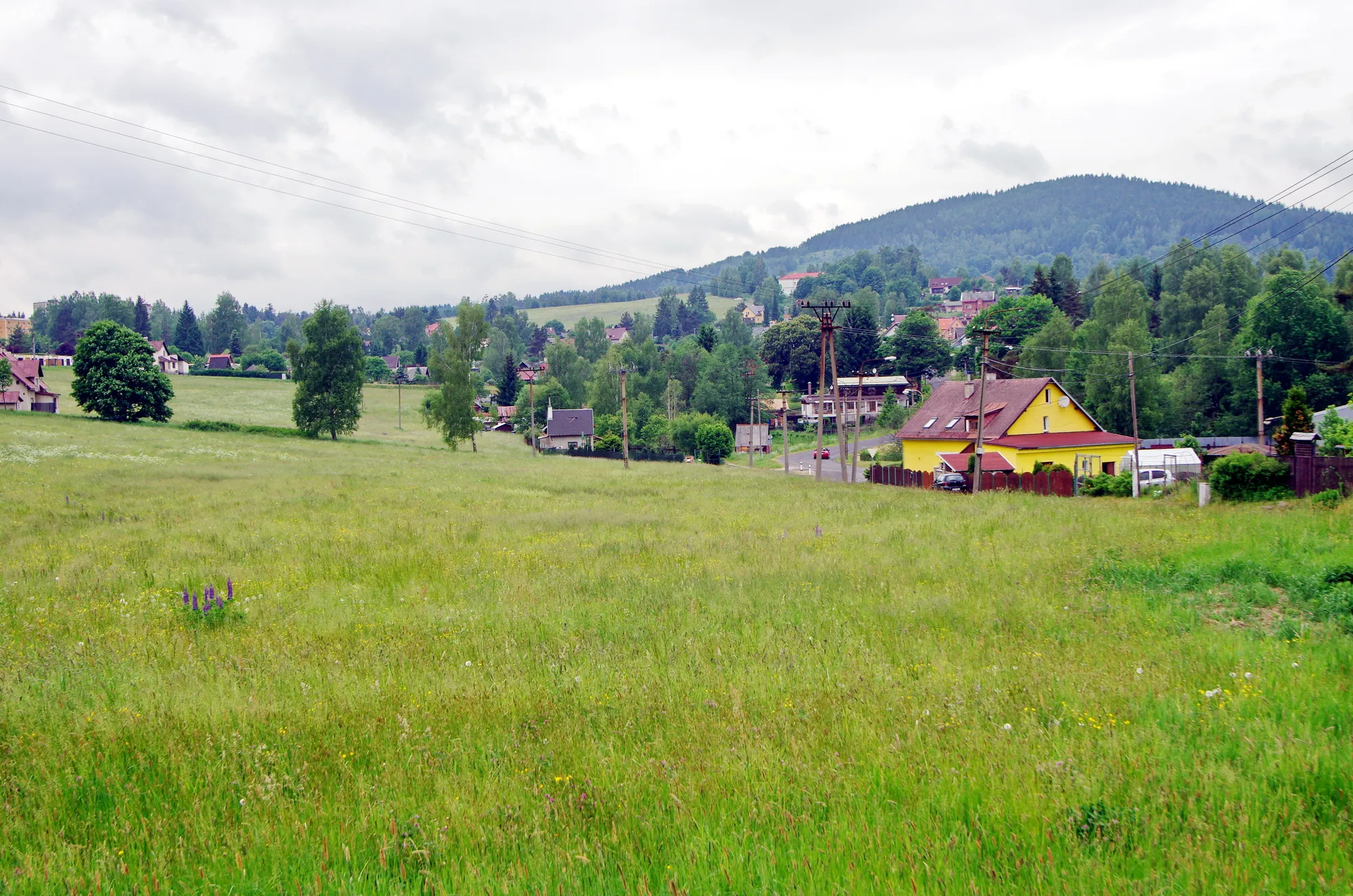 Photo showing: Rotava, pohled od jihovýchodu, Krušné hory, okres Sokolov