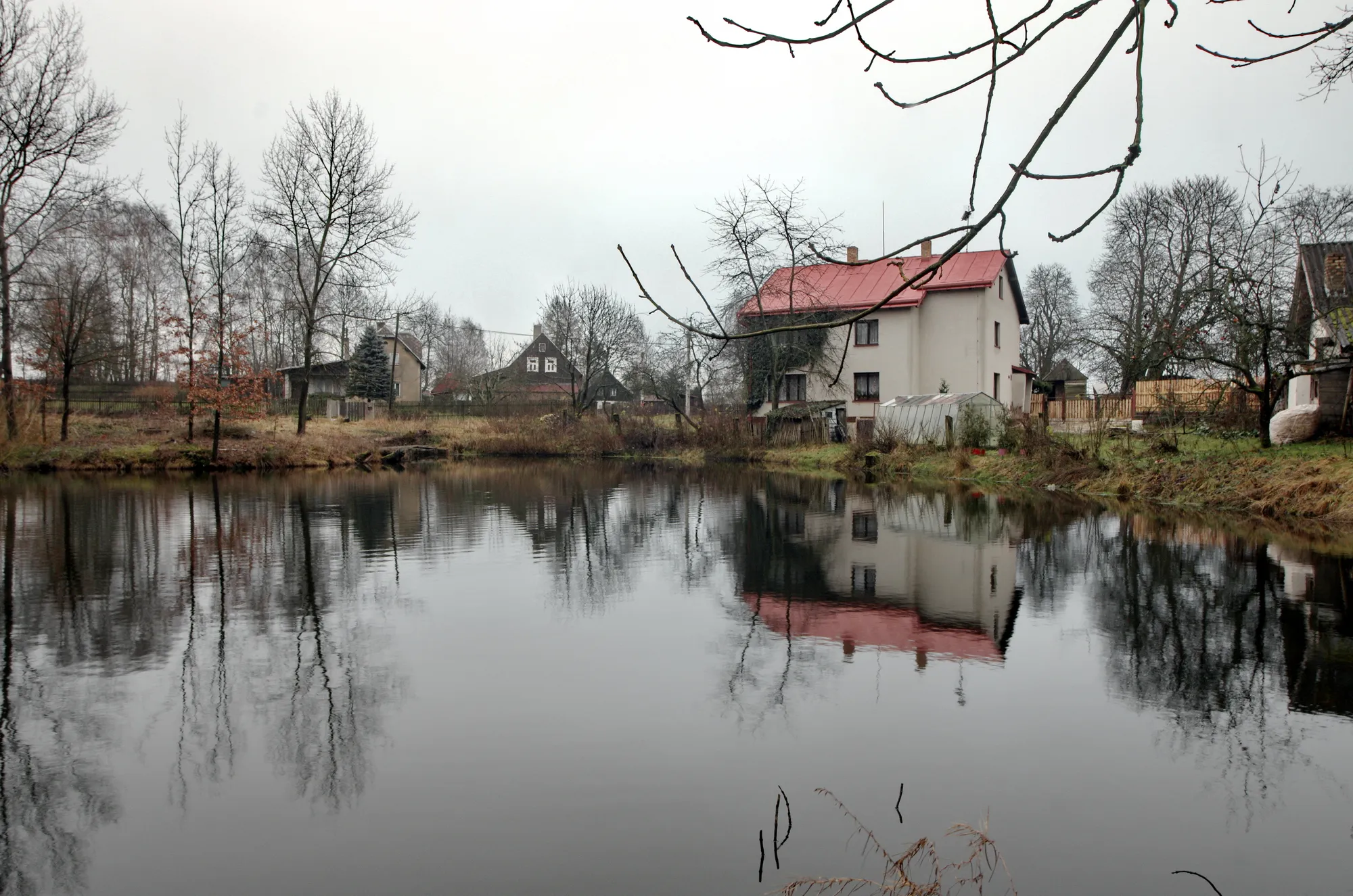 Photo showing: Libnov (část obce Krajková), rybníček v obci, okres Sokolov