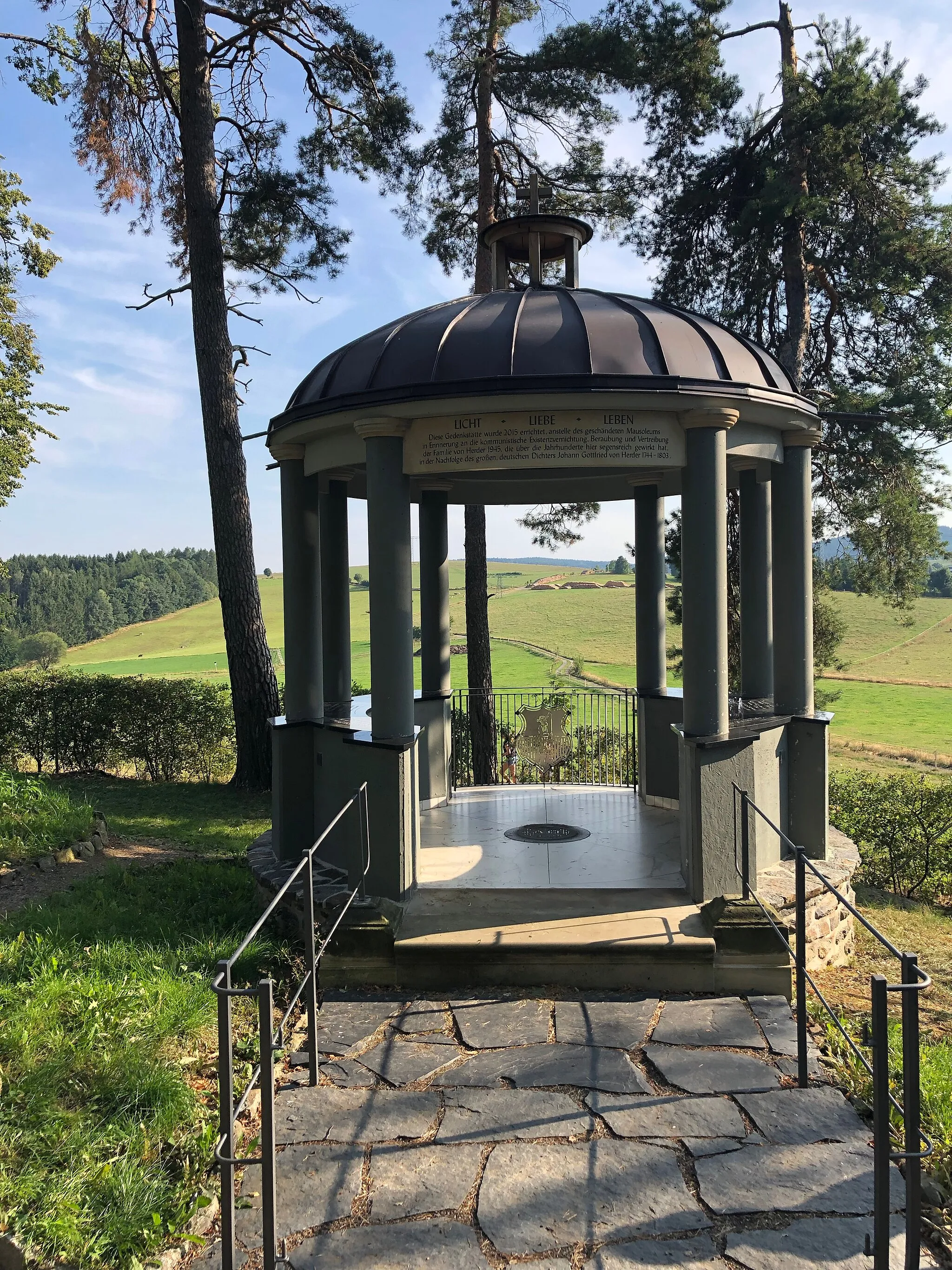 Photo showing: Familiengruft und Pavillon von Herder (2019)