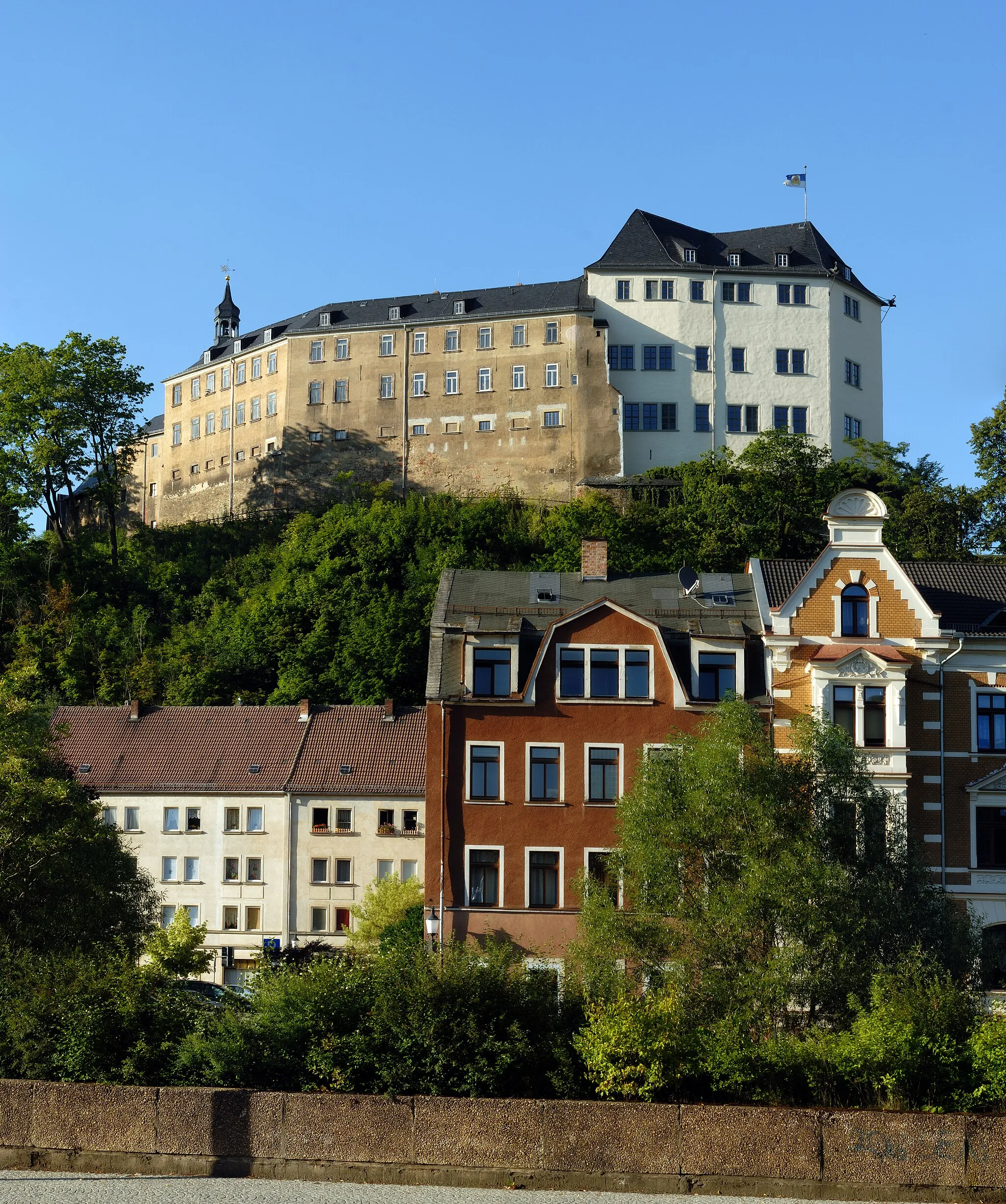 Photo showing: This image shows the upper castle in Greiz, Thuringia, Germany. It is a four segment panoramic image.