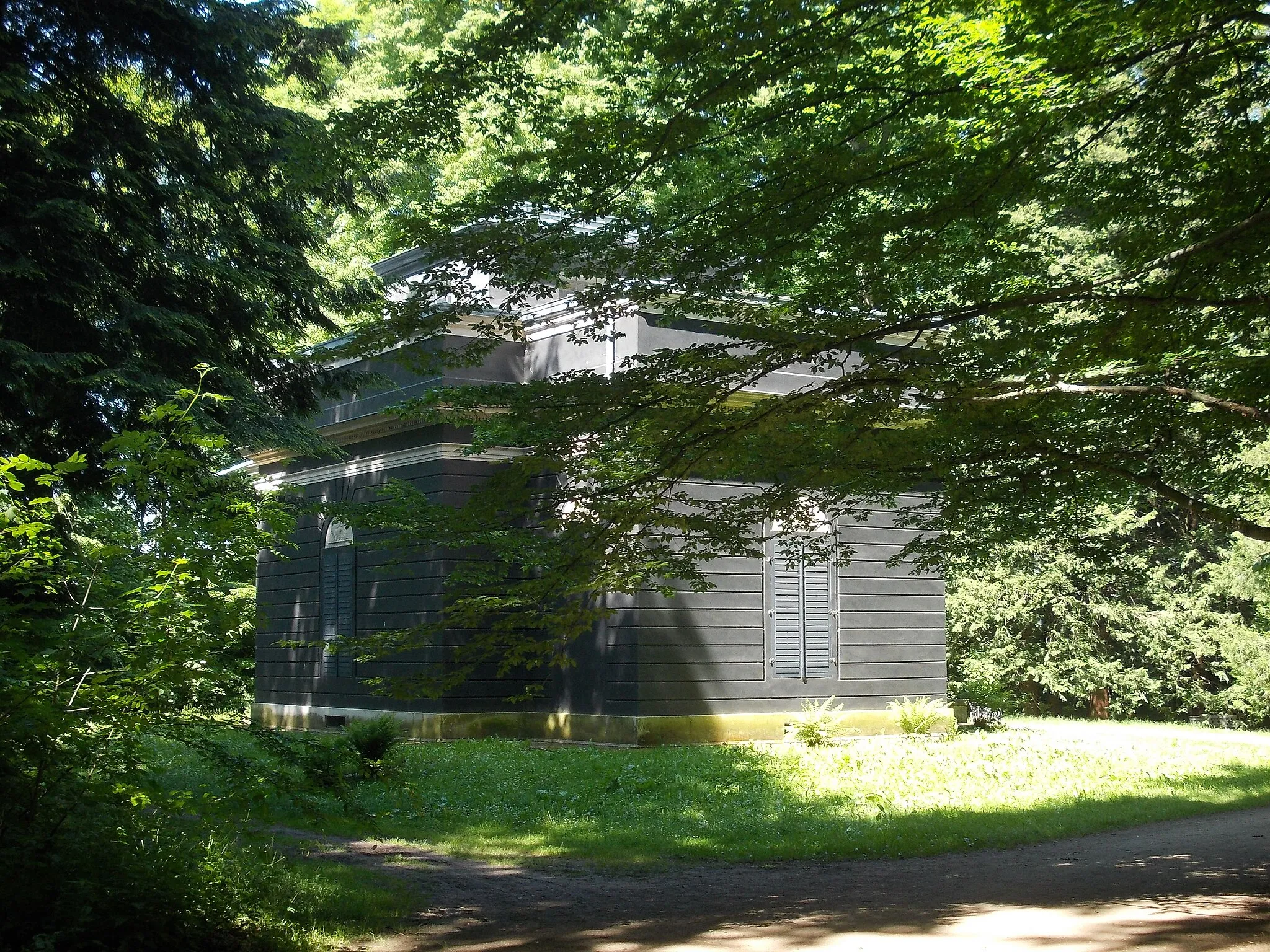 Photo showing: Bath house in Grünfeld Park (Waldenburg, Zwickau district, Saxony)