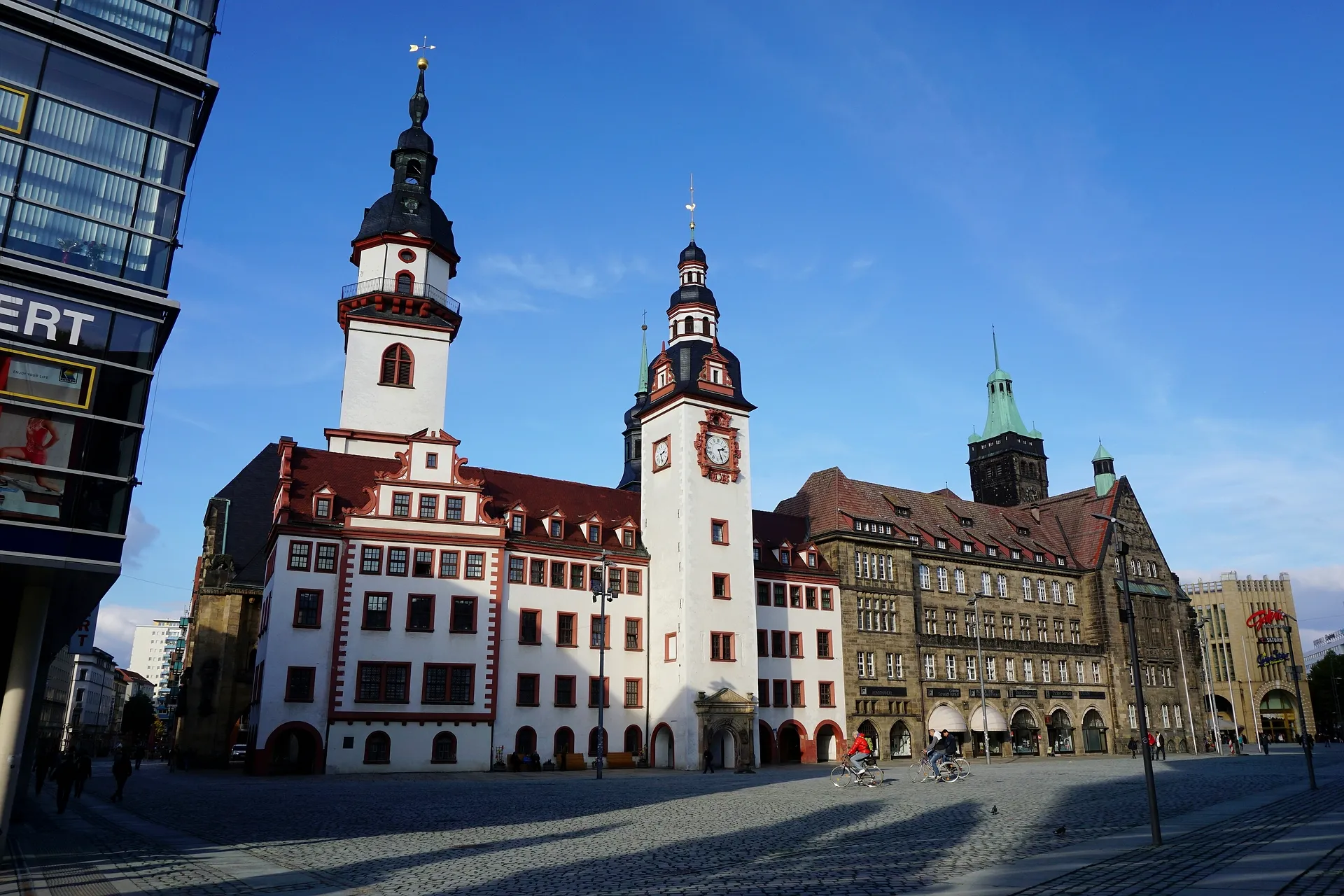 Photo showing: Altes und Neues Rathaus am Chemnitzer Marktplatz 2015